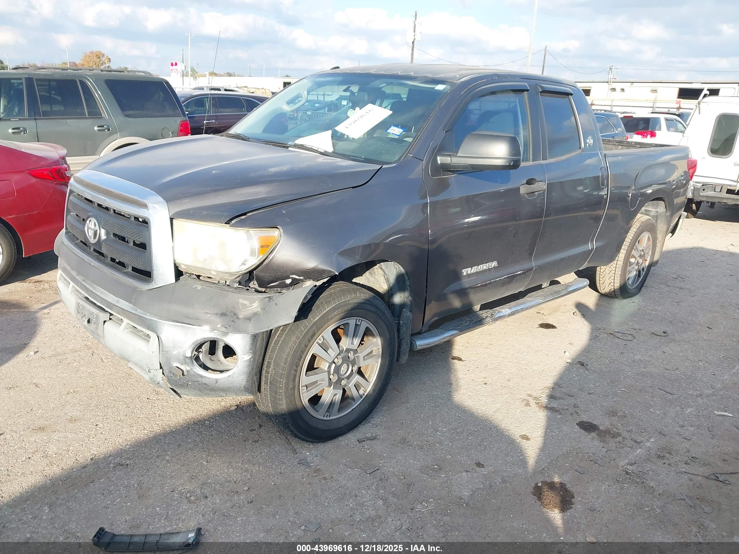 TOYOTA TUNDRA image 2