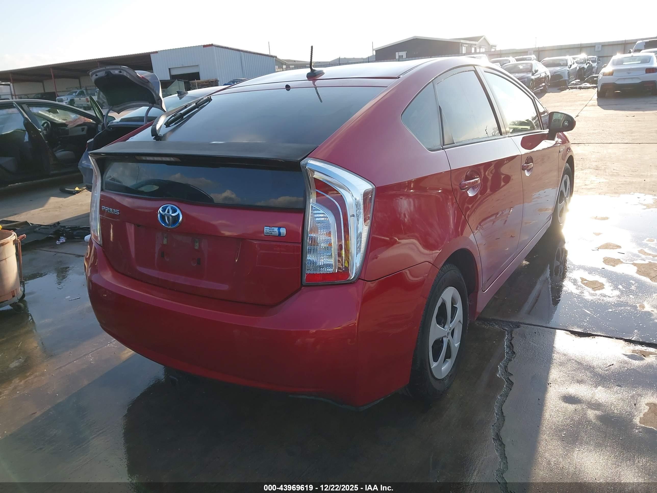 TOYOTA PRIUS image 4