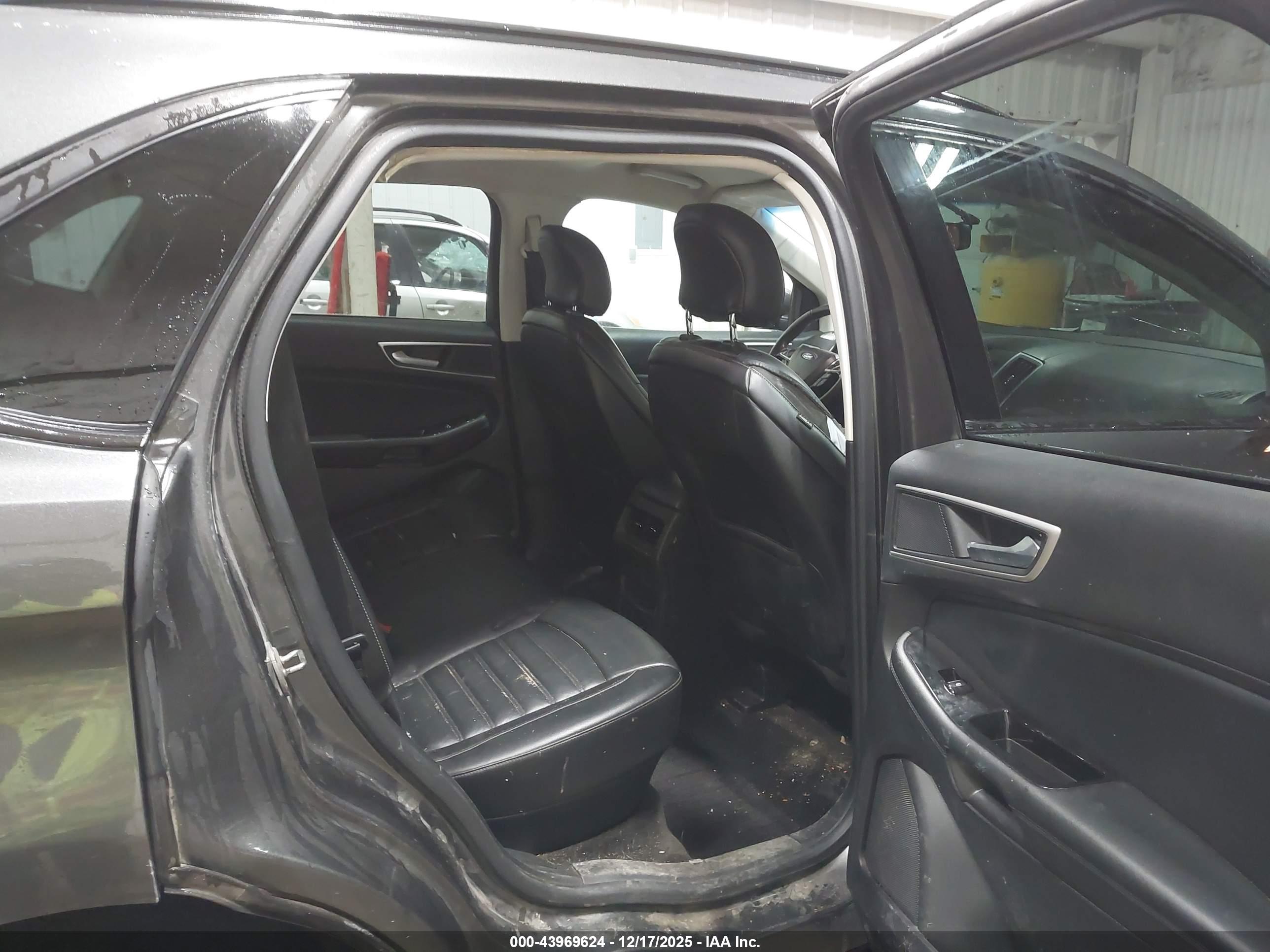 FORD EDGE image 8