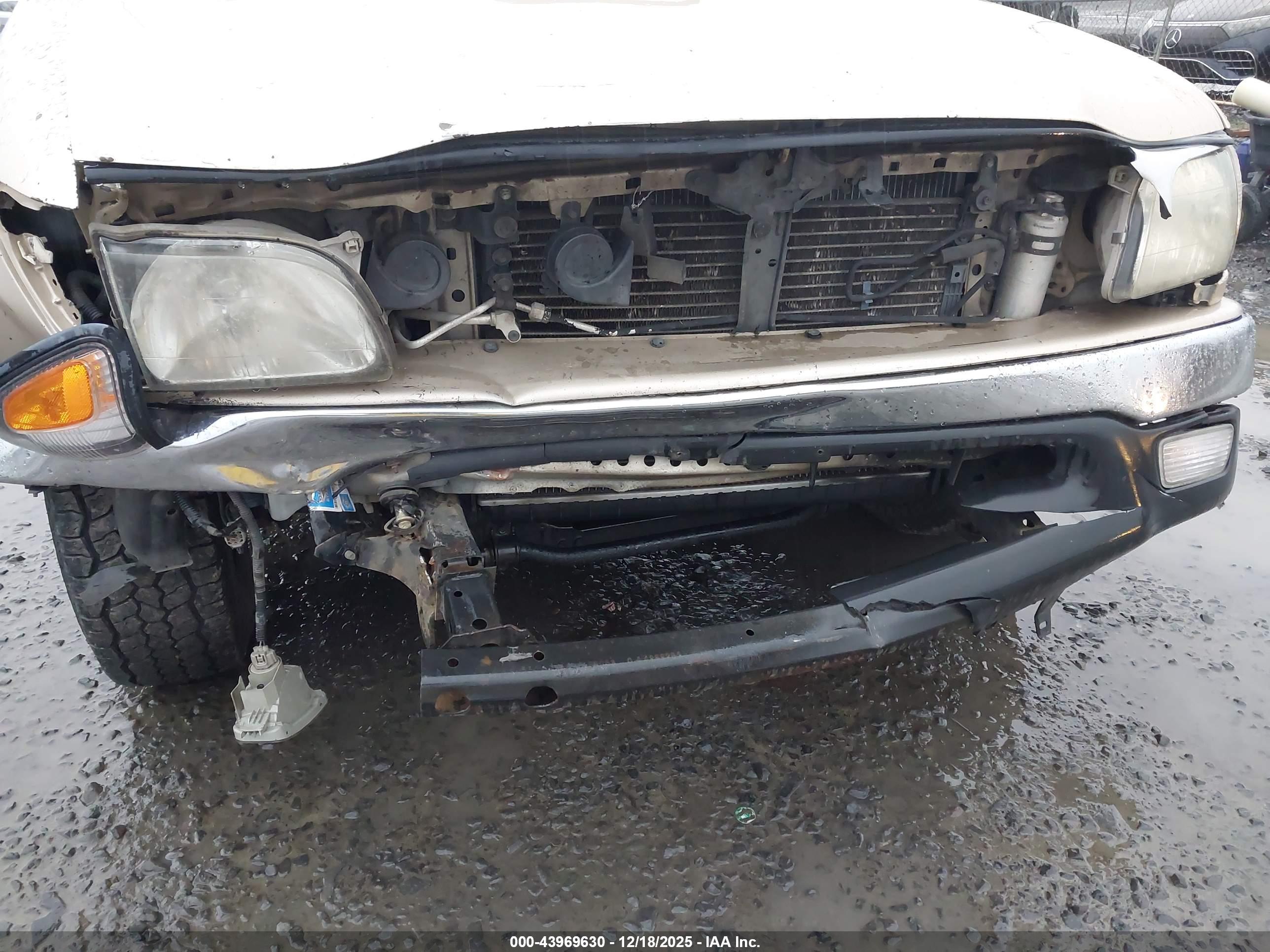 TOYOTA TACOMA image 6