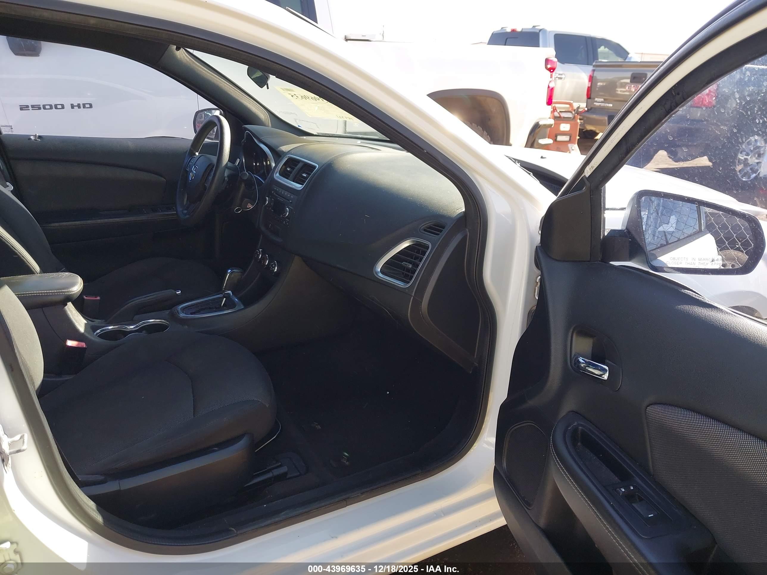 DODGE AVENGER image 5