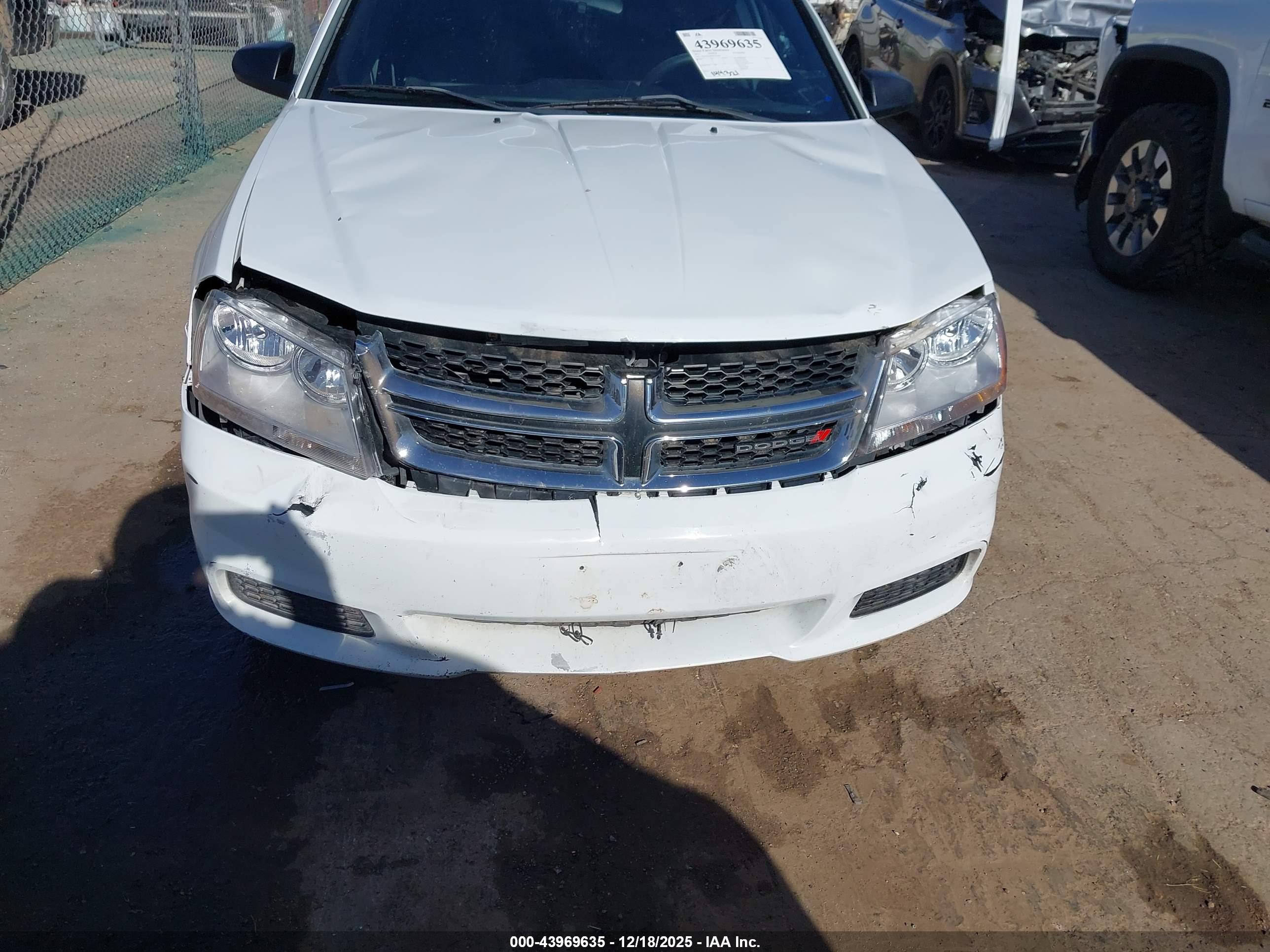 DODGE AVENGER image 6