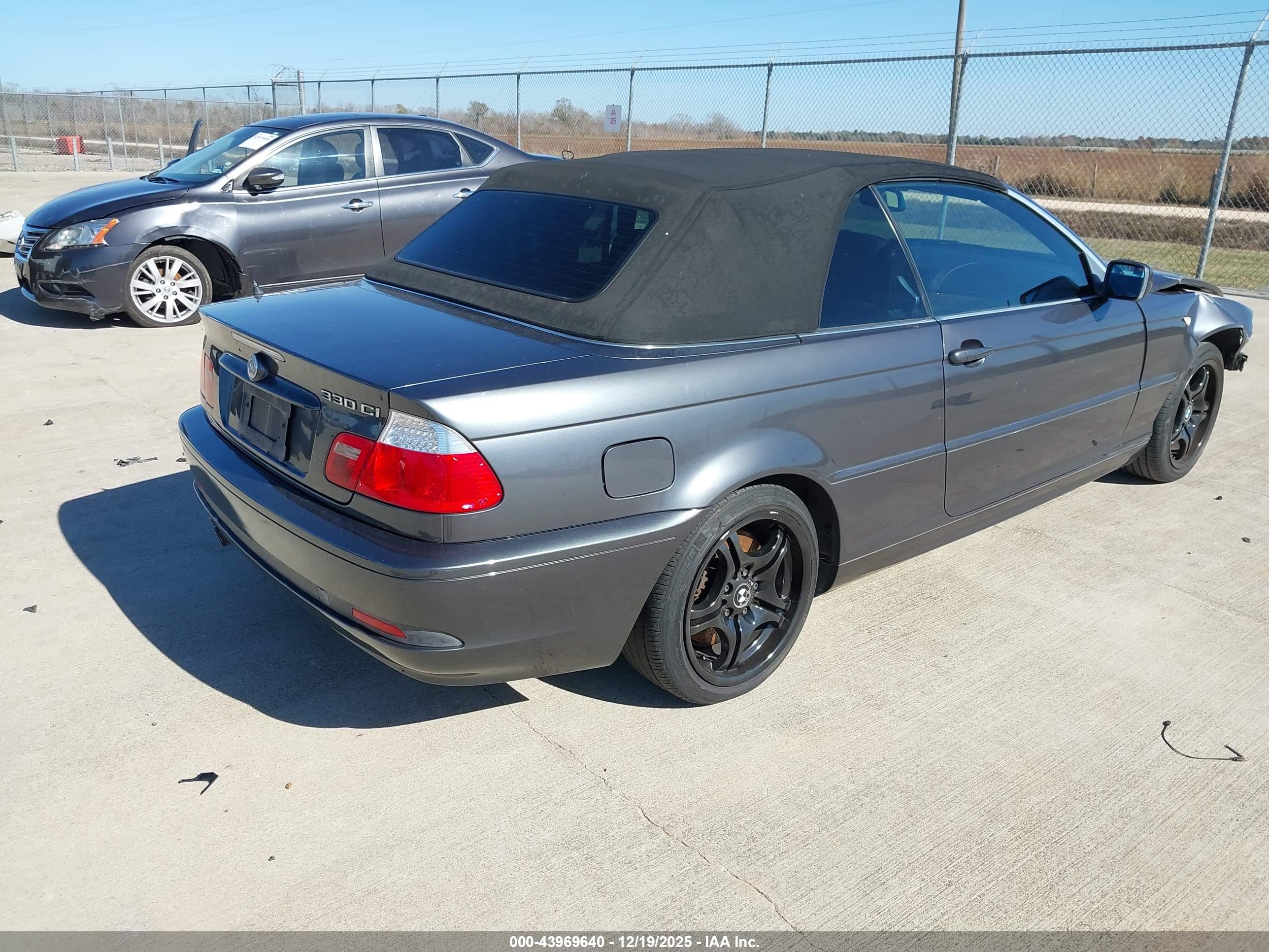 BMW 330CI image 4