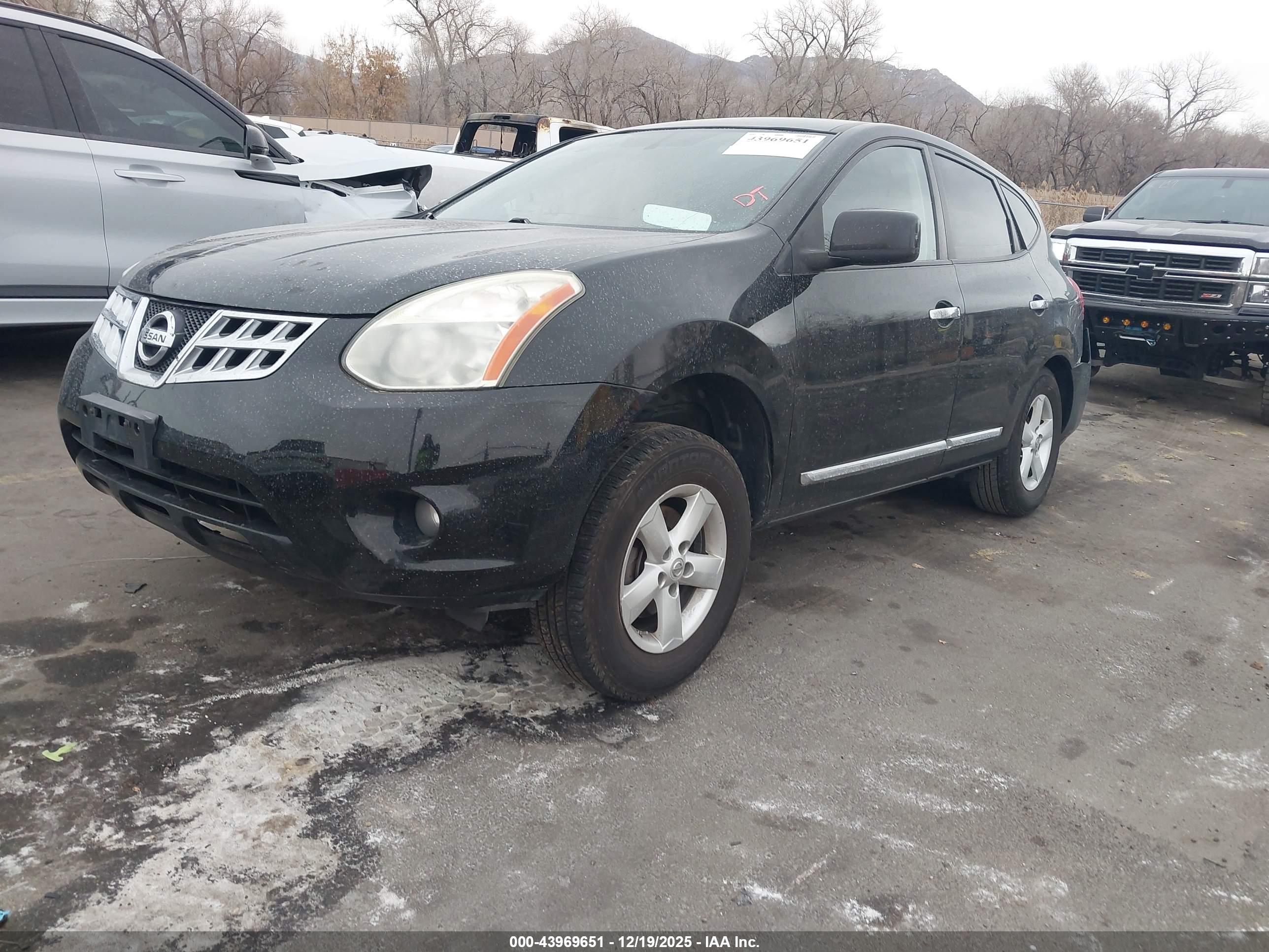 NISSAN ROGUE image 2