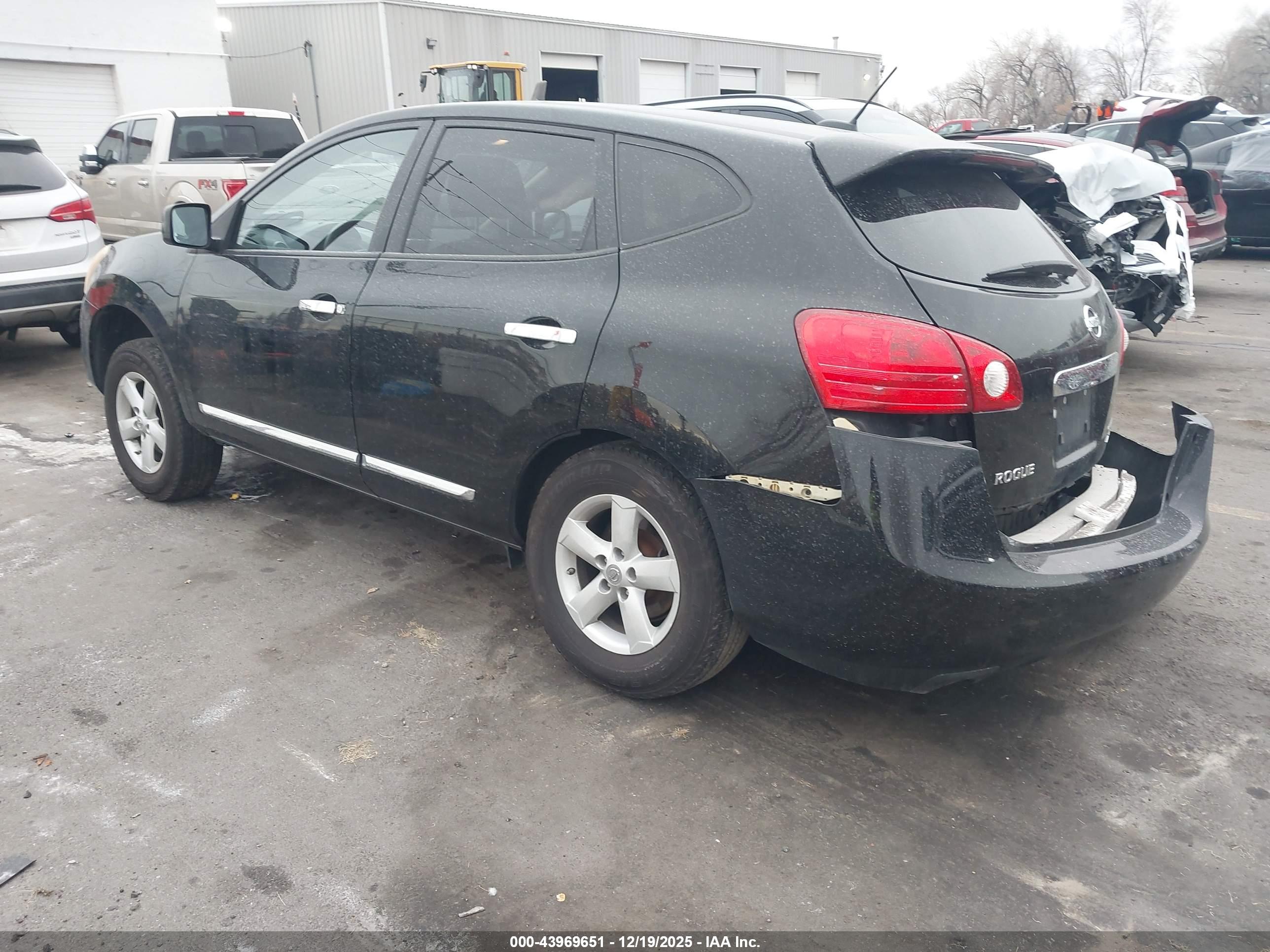 NISSAN ROGUE image 3