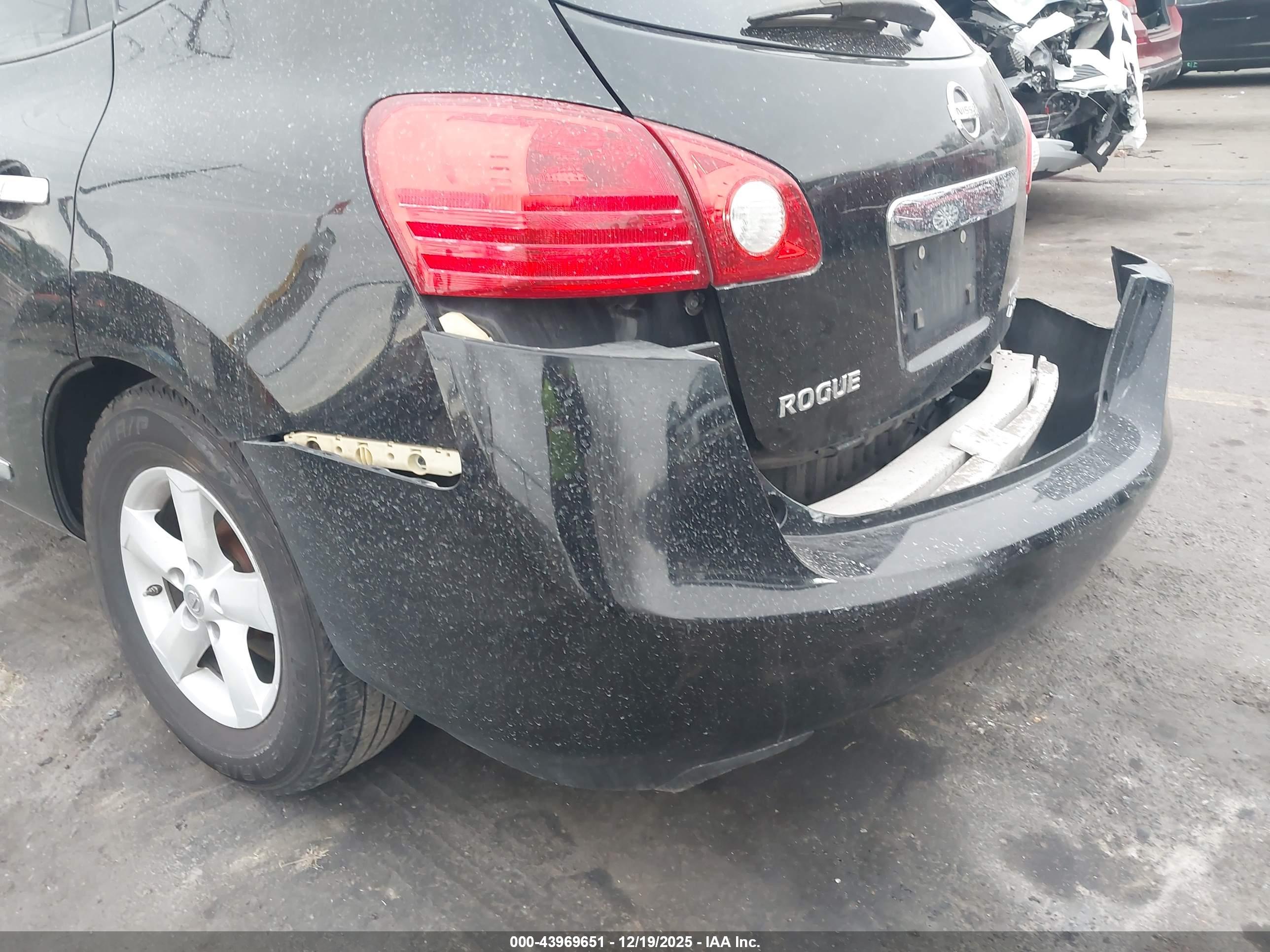 NISSAN ROGUE image 6