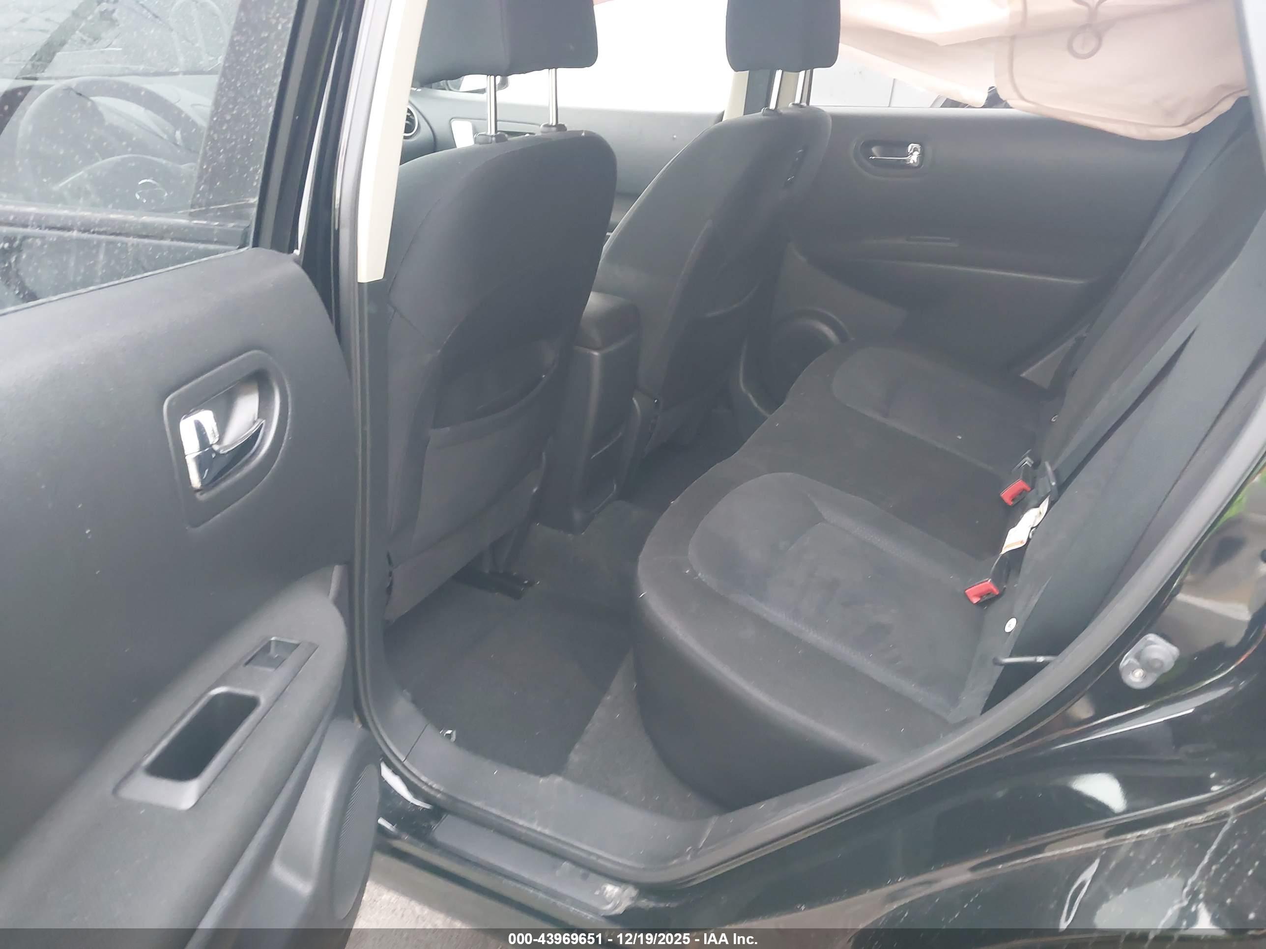 NISSAN ROGUE image 8