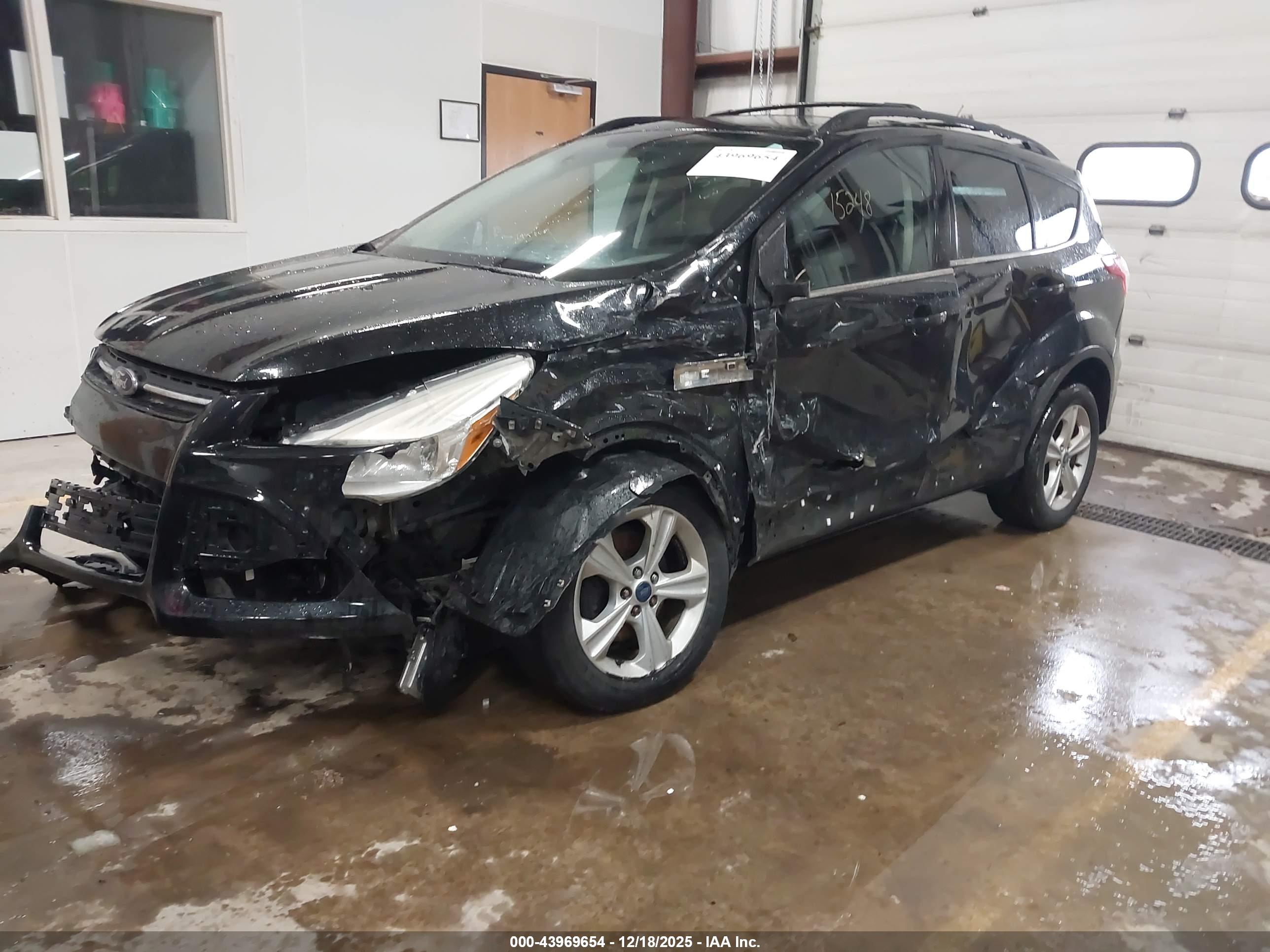 FORD ESCAPE image 2