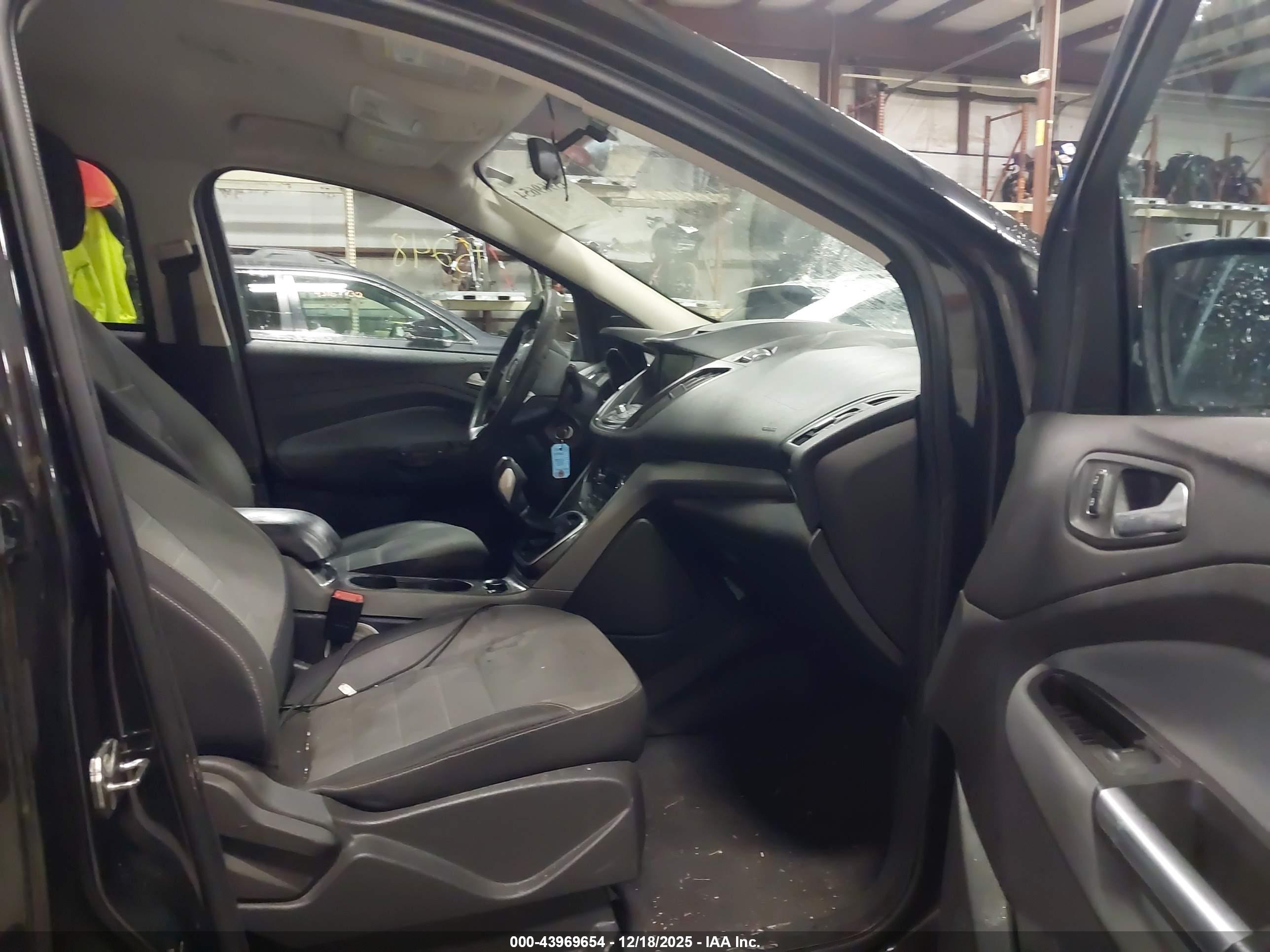 FORD ESCAPE image 5