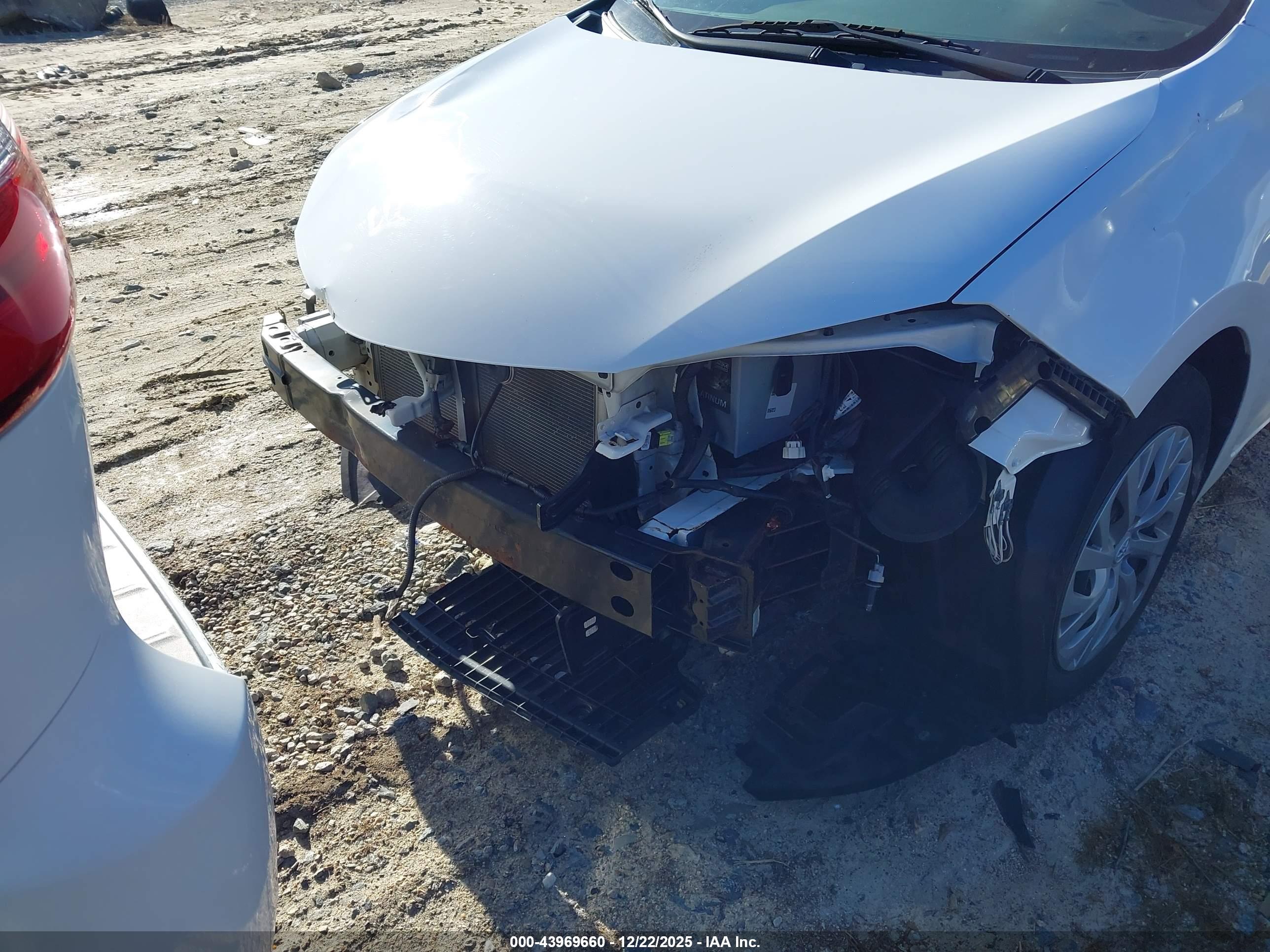 TOYOTA COROLLA image 6