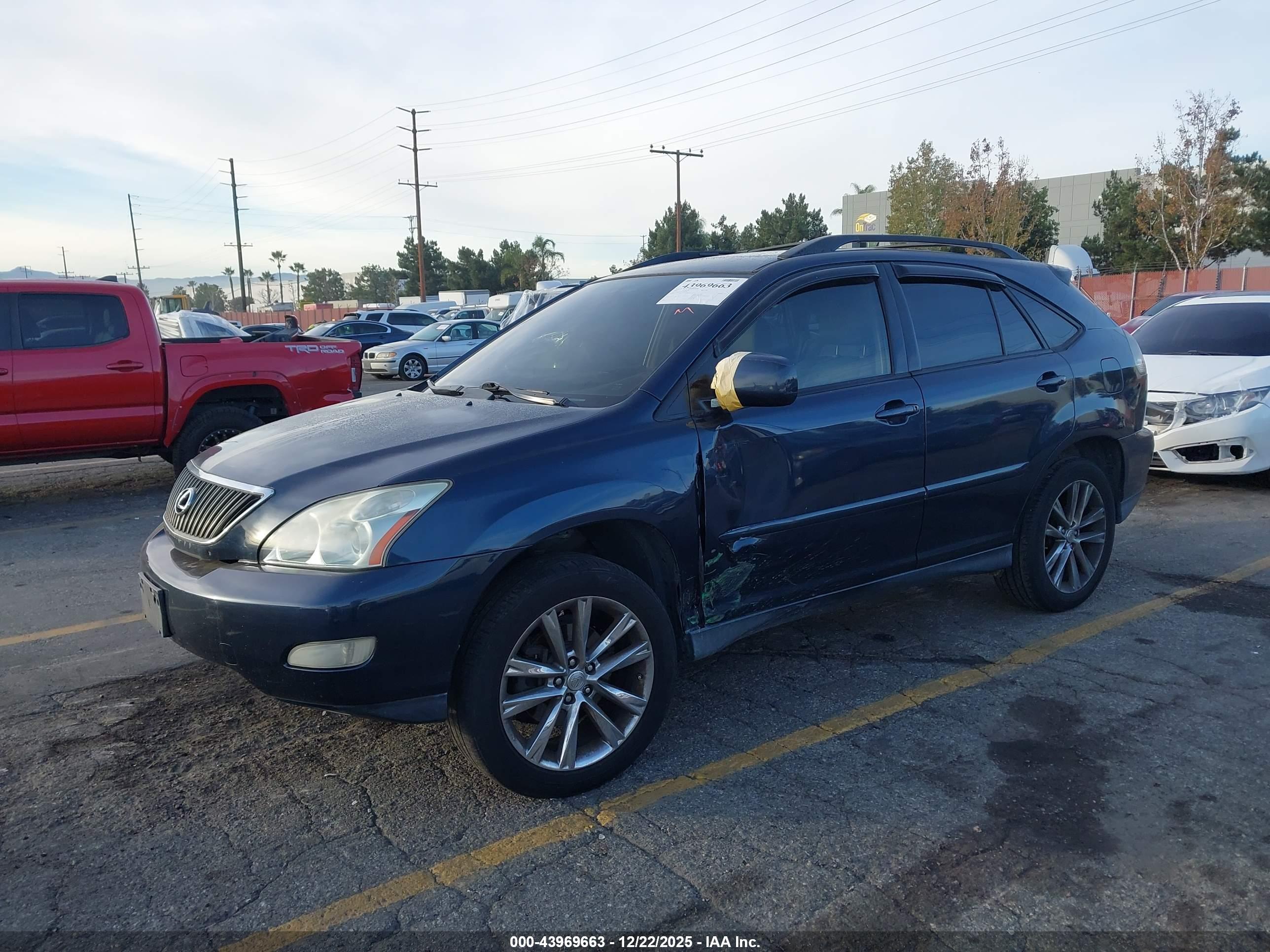 LEXUS RX image 2