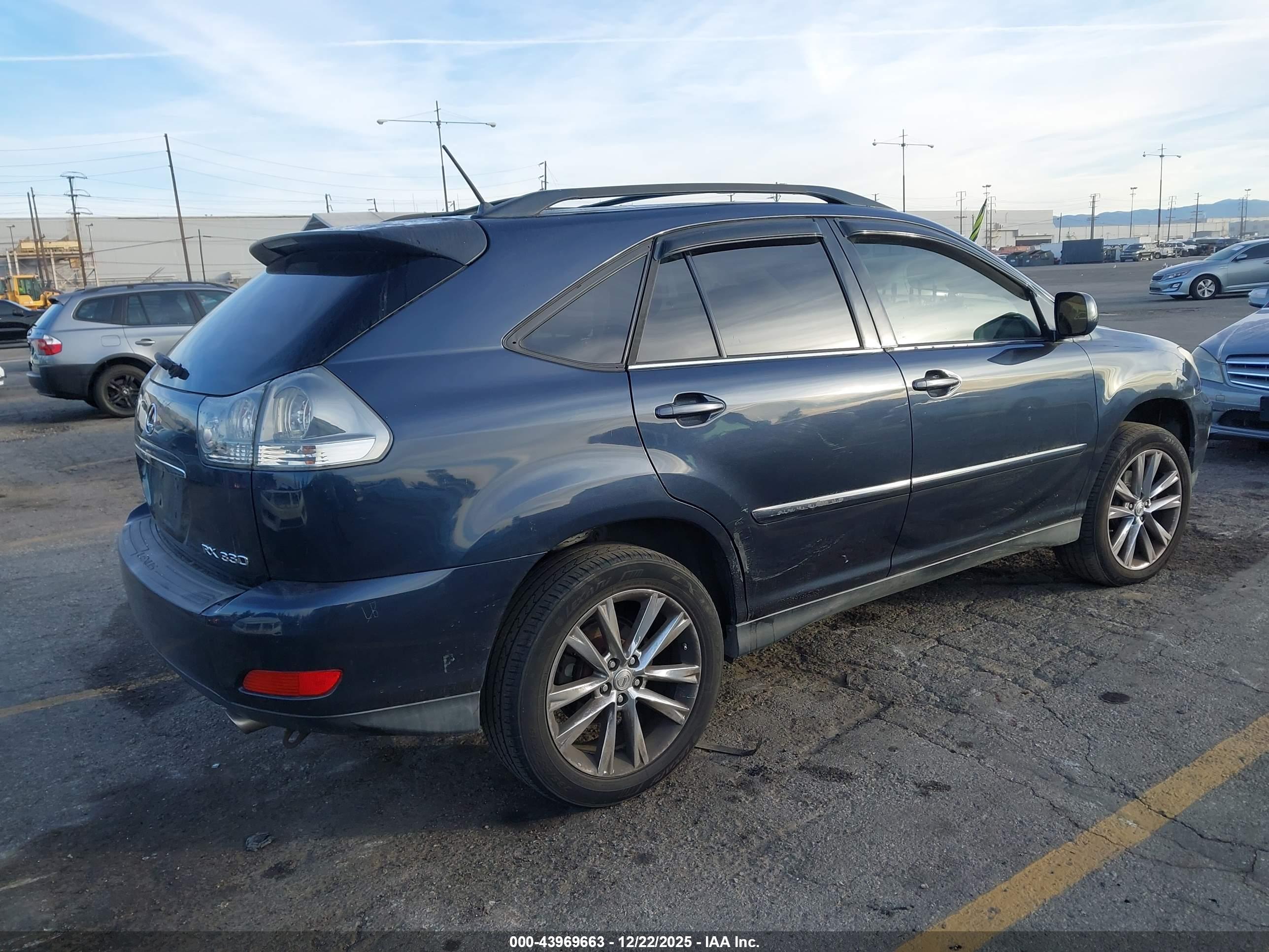 LEXUS RX image 4