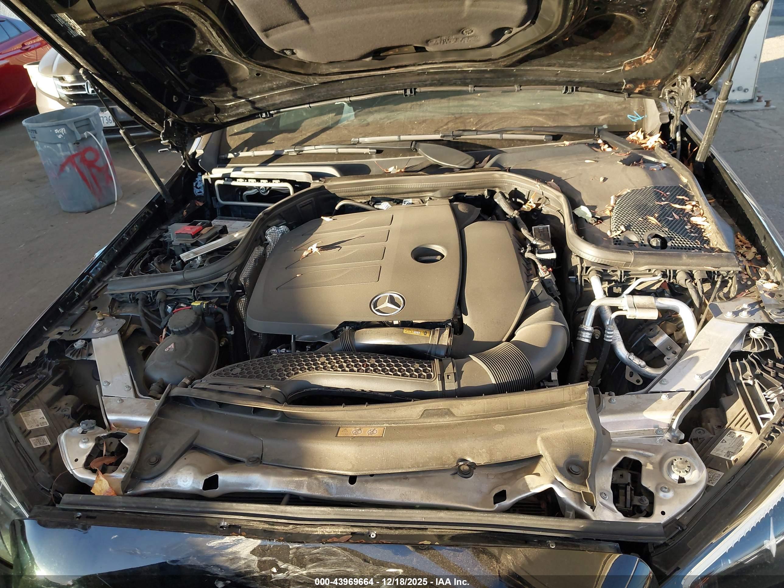 MERCEDES-BENZ E image 10