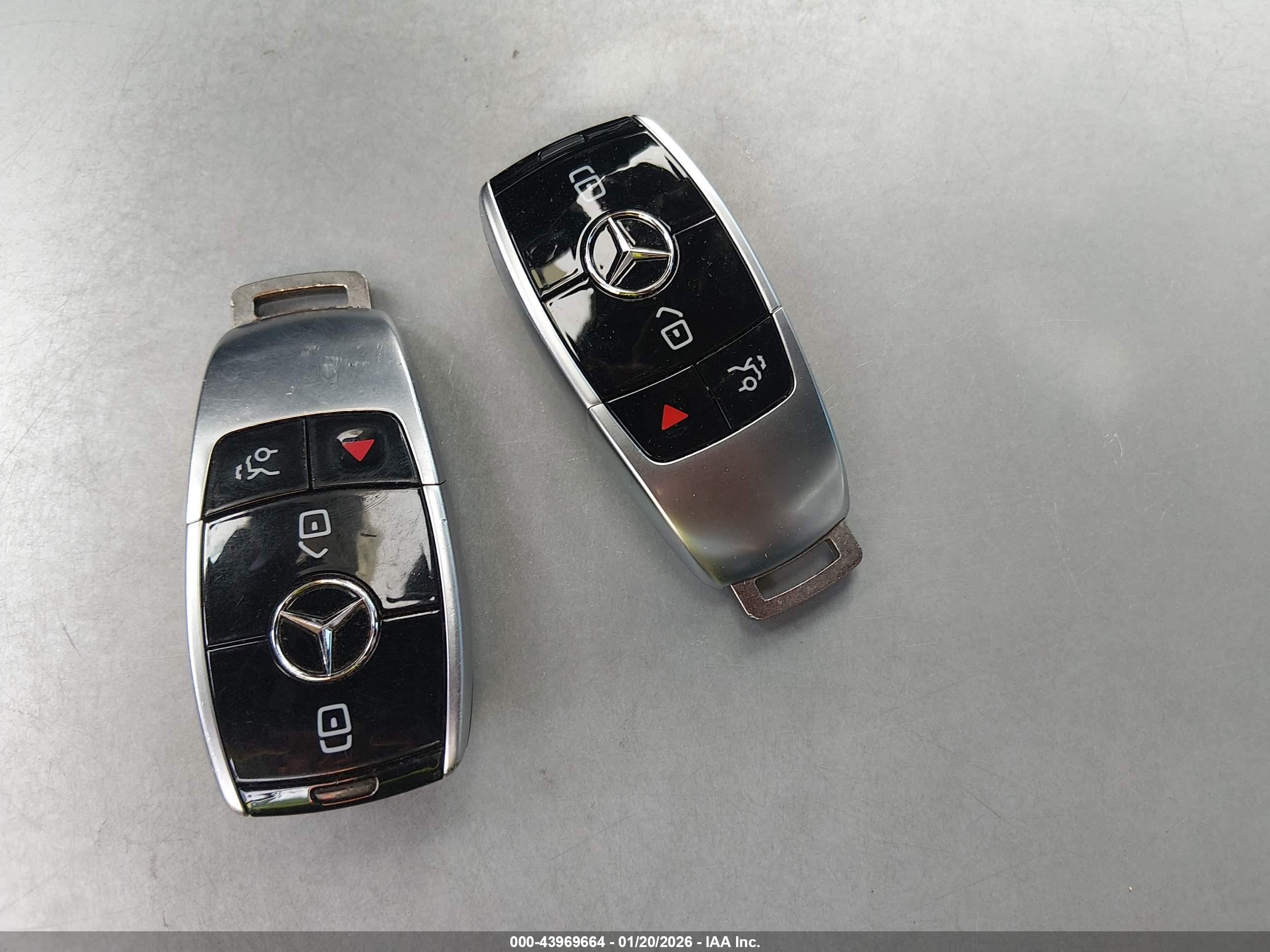 MERCEDES-BENZ E image 11