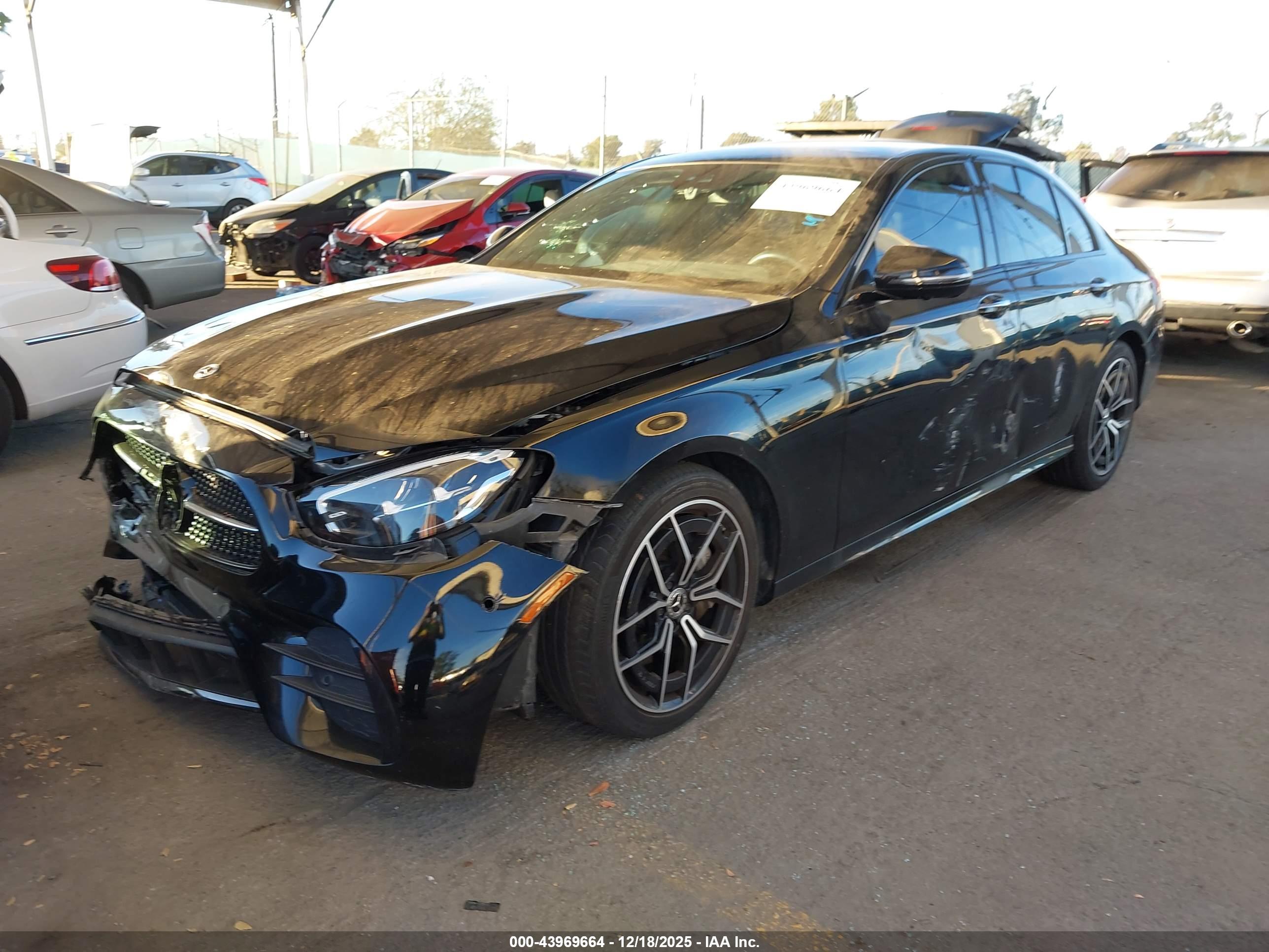 MERCEDES-BENZ E image 2