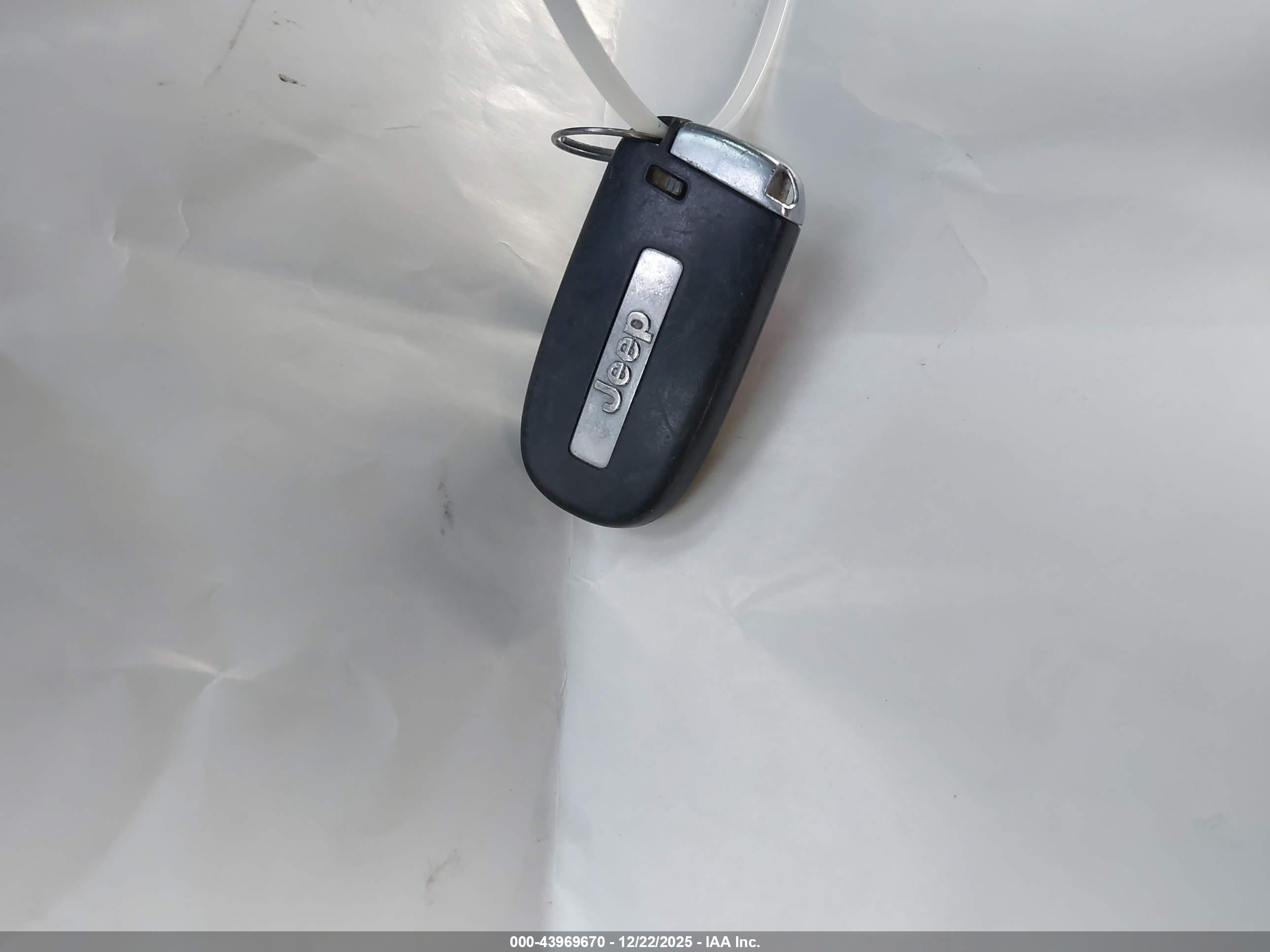 JEEP GRAND image 11