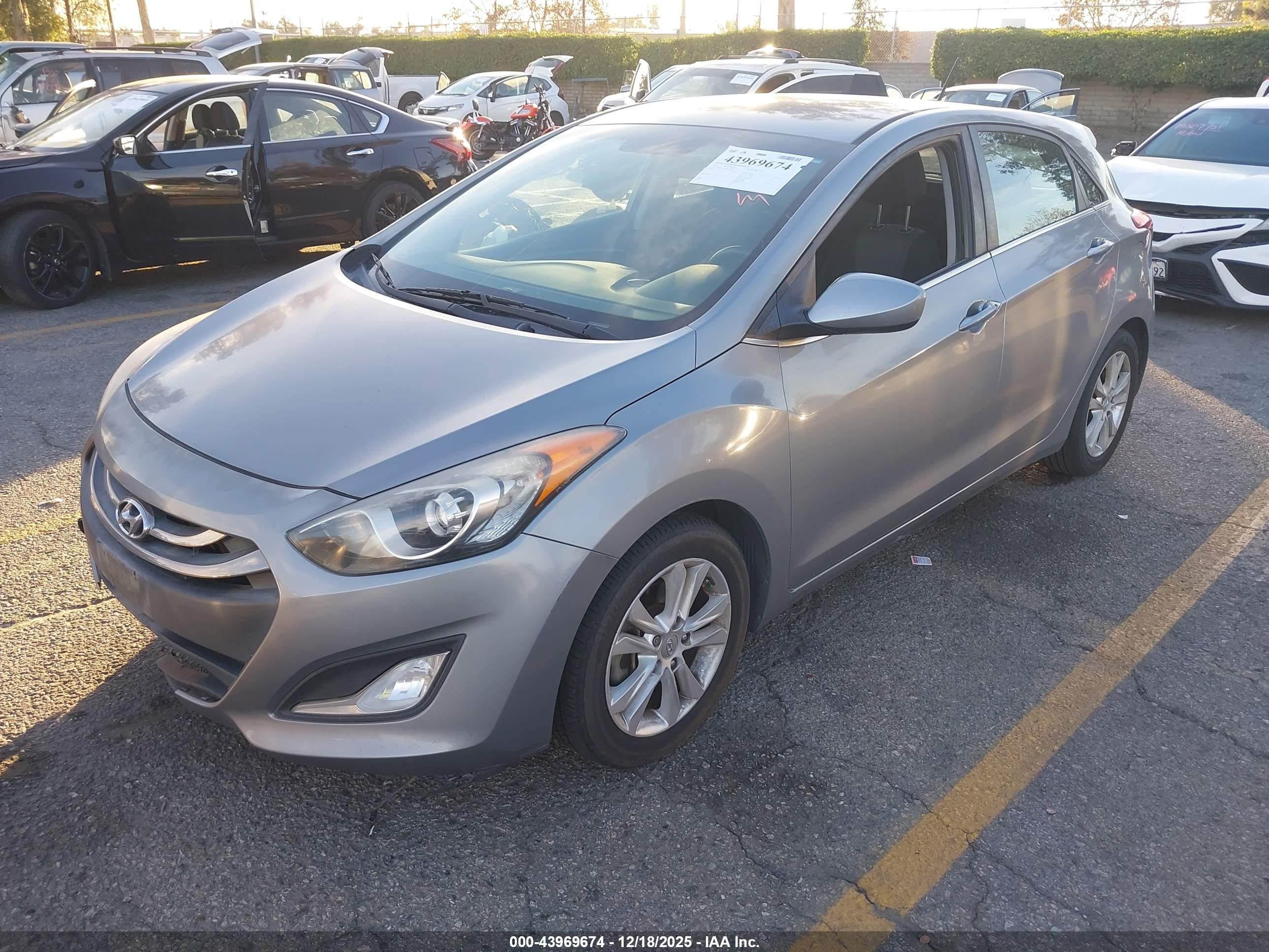 HYUNDAI ELANTRA image 2