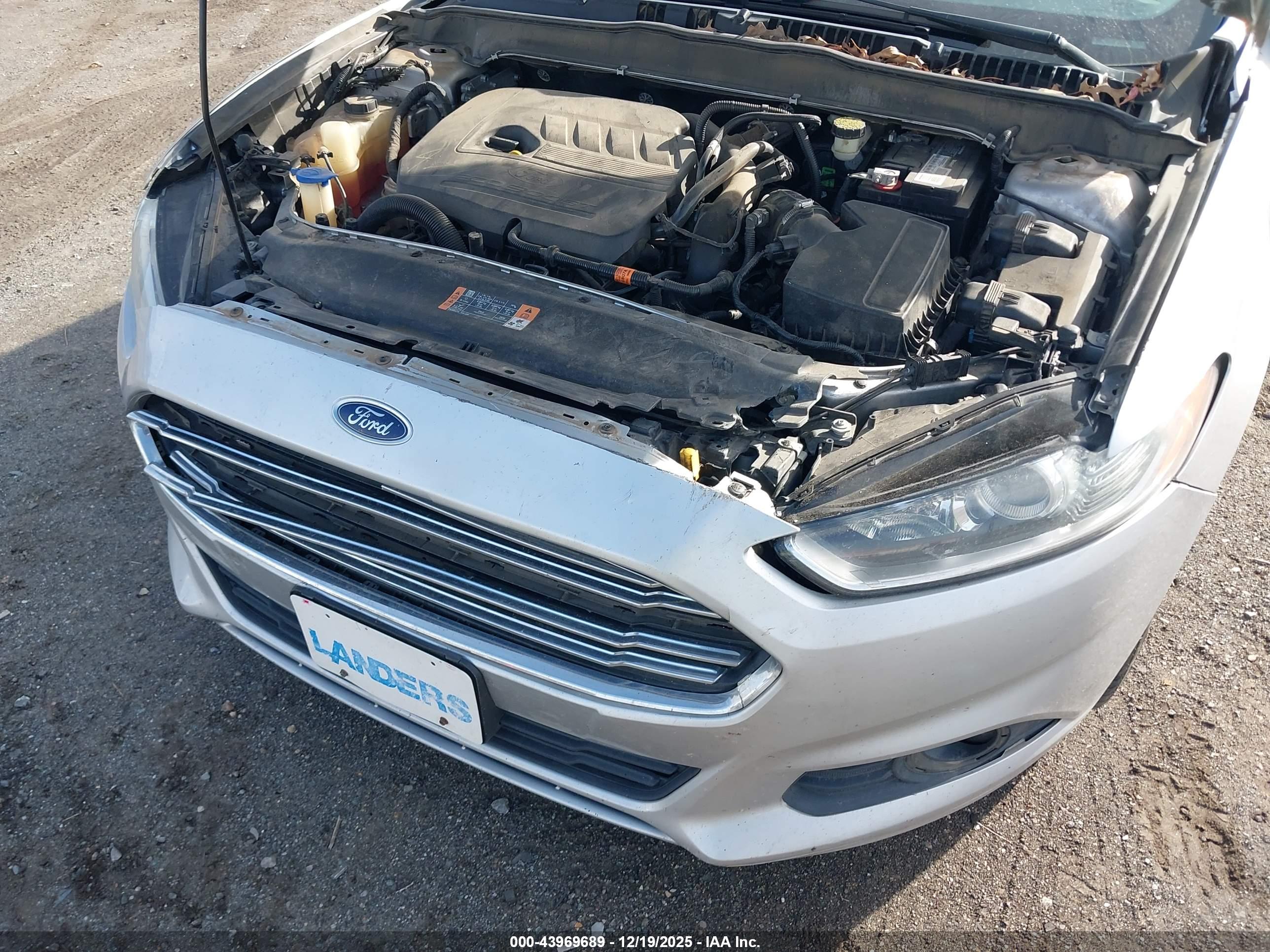 FORD FUSION image 6