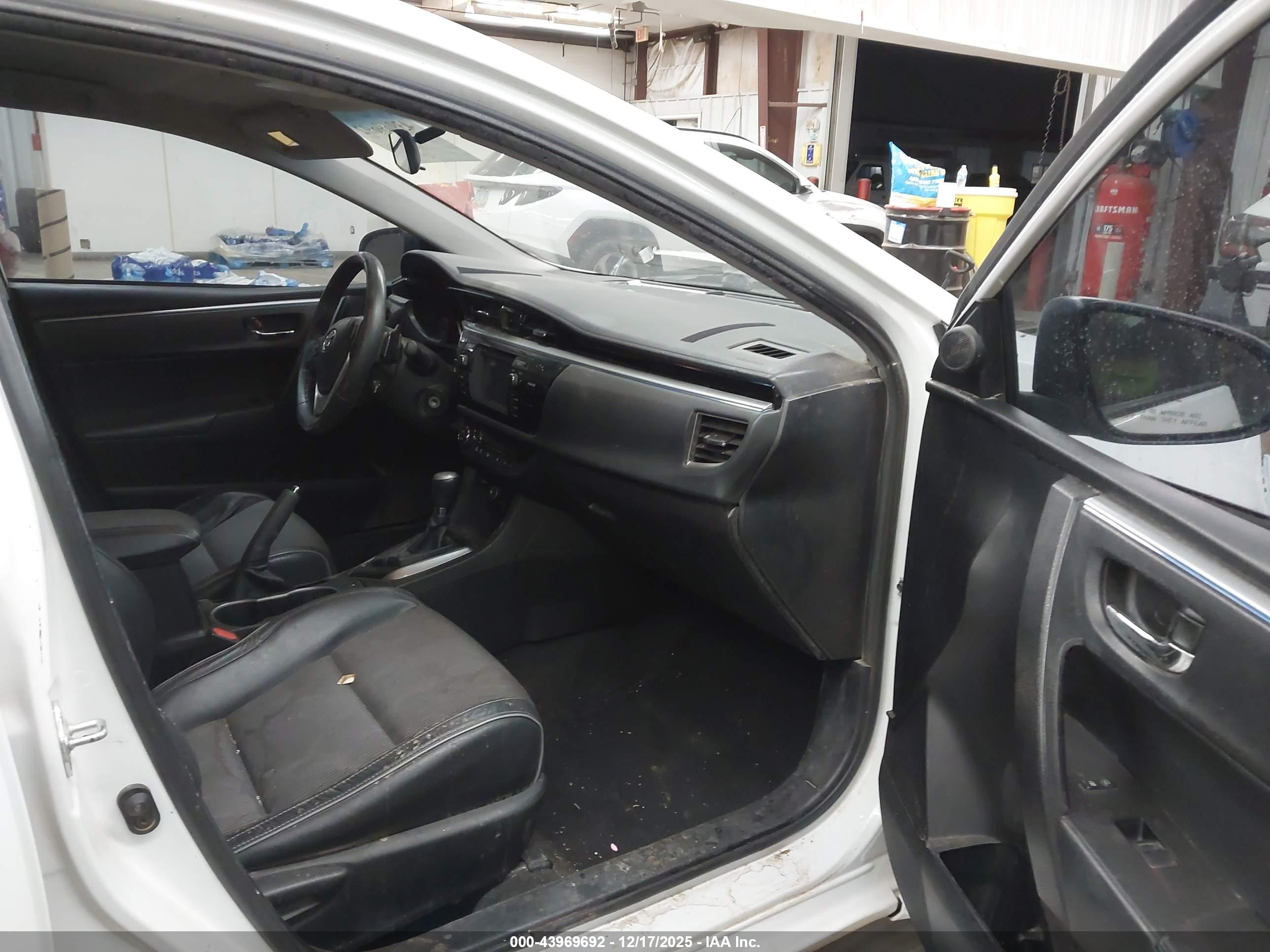 TOYOTA COROLLA image 5