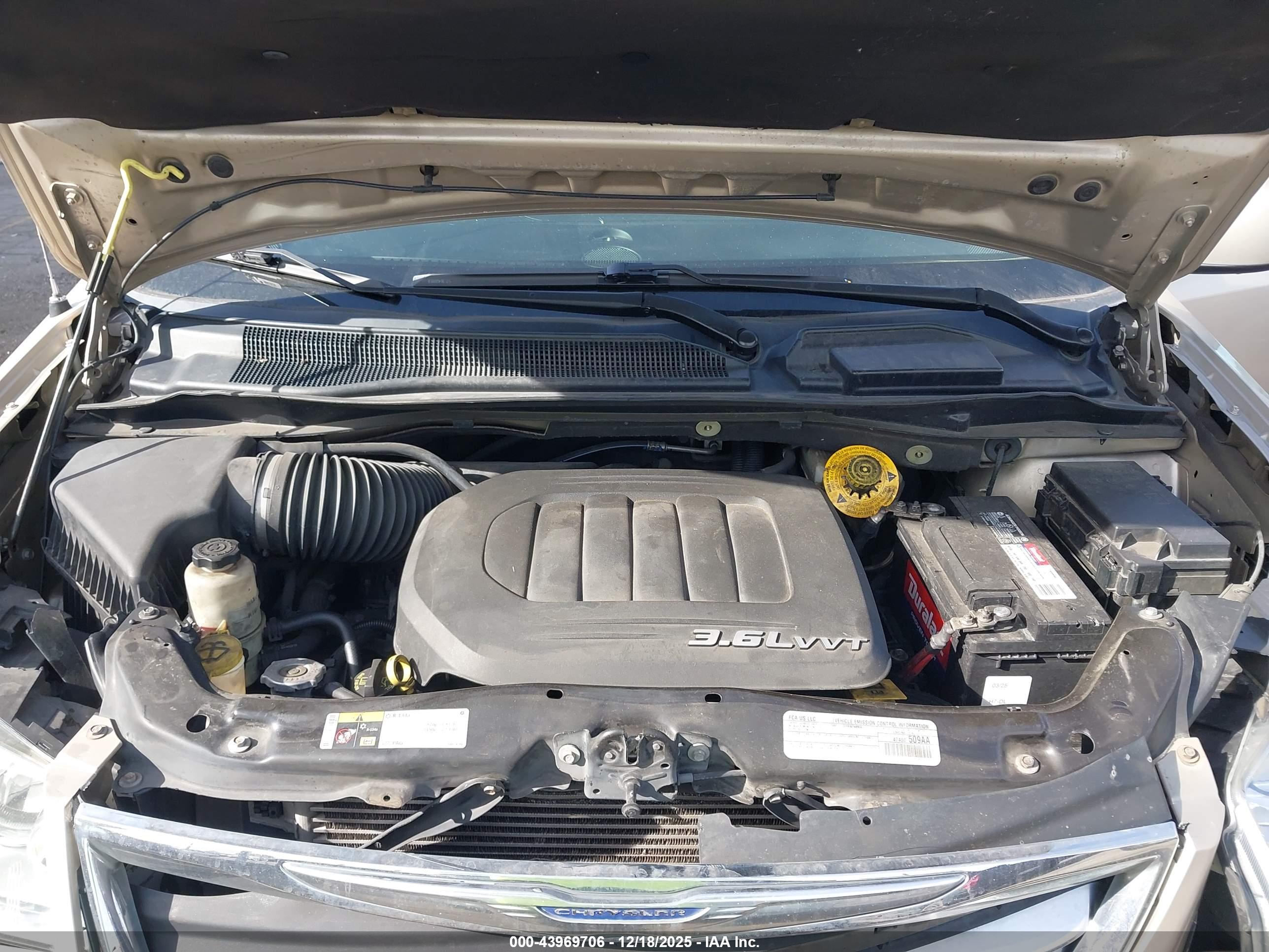 CHRYSLER TOWN image 10