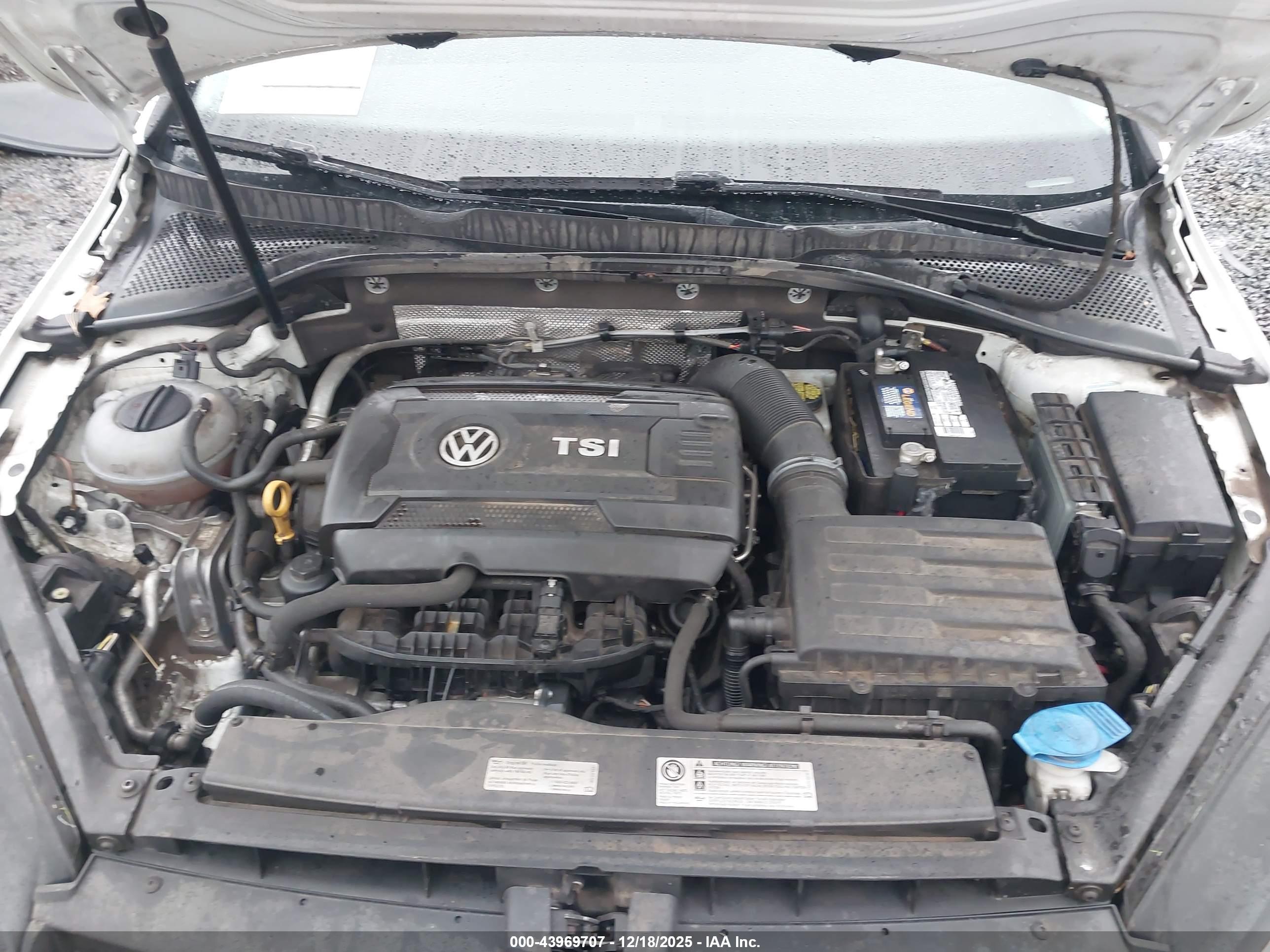VOLKSWAGEN GOLF image 10
