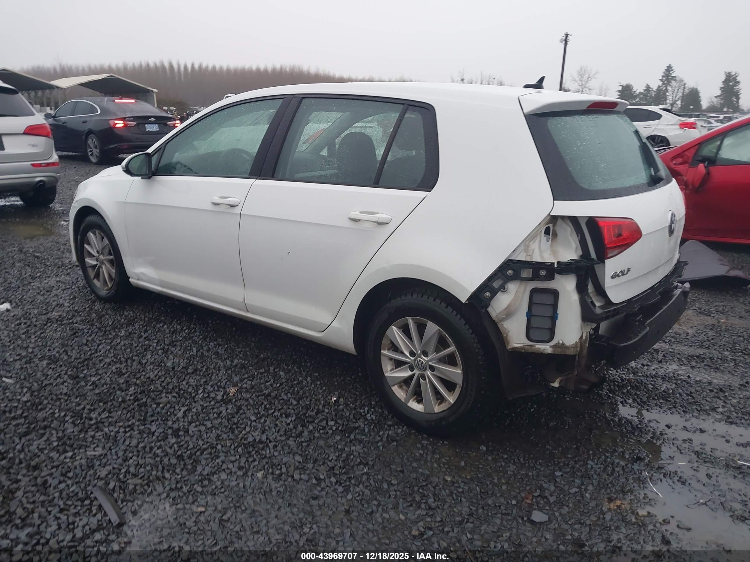VOLKSWAGEN GOLF image 3
