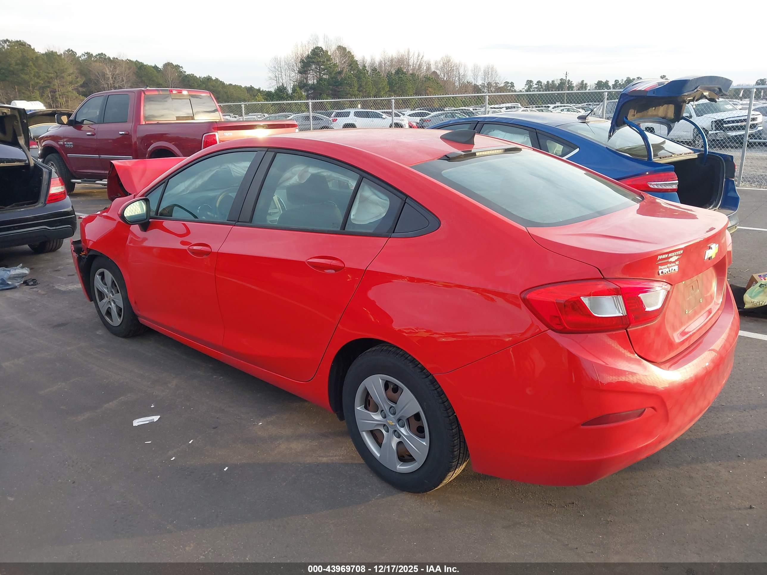 CHEVROLET CRUZE image 3