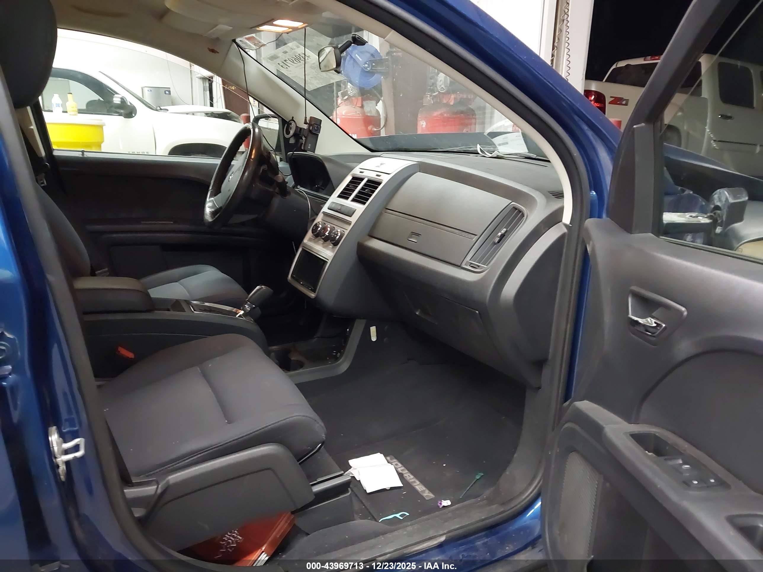 DODGE JOURNEY image 5