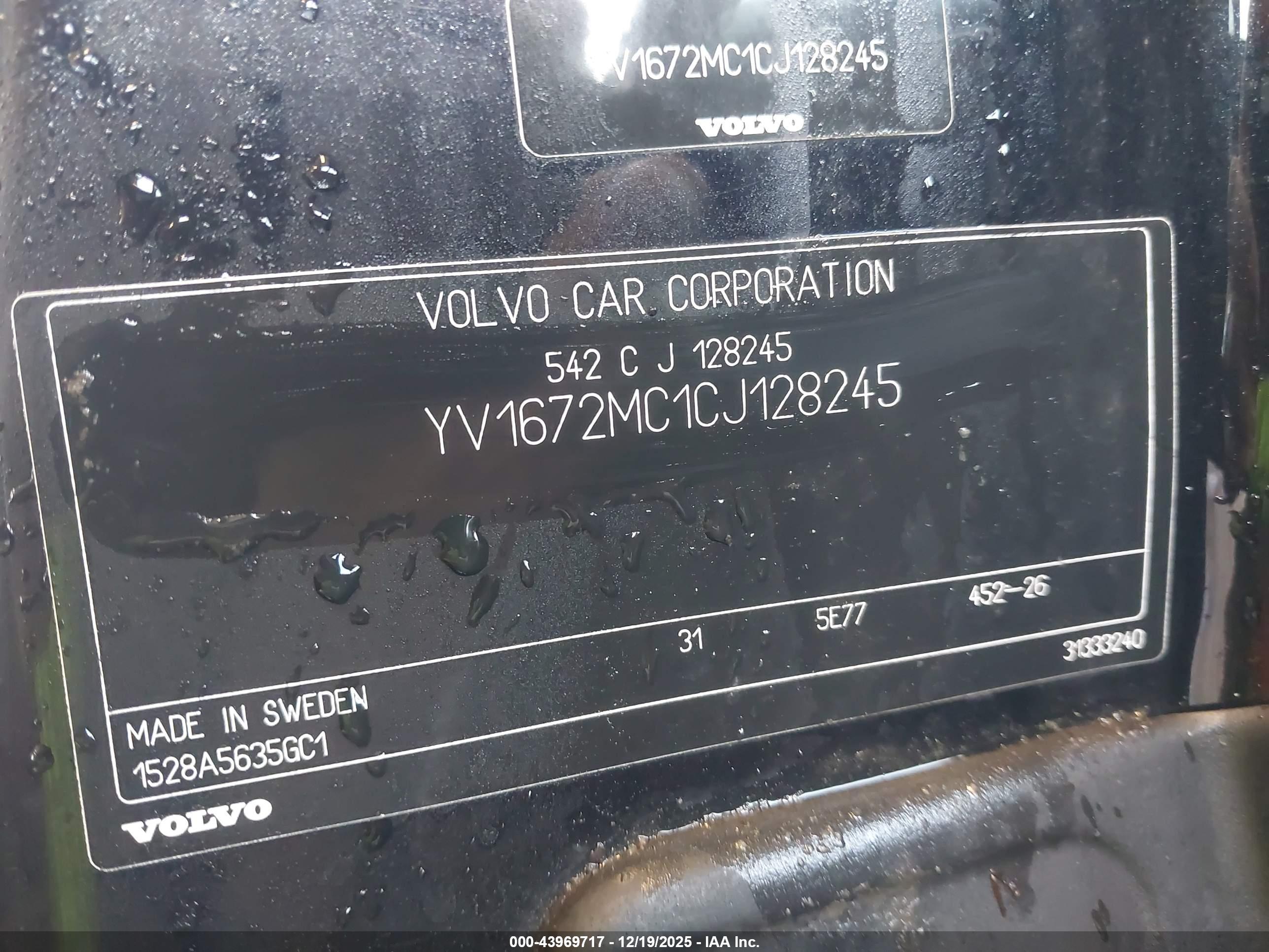 VOLVO C70 image 9