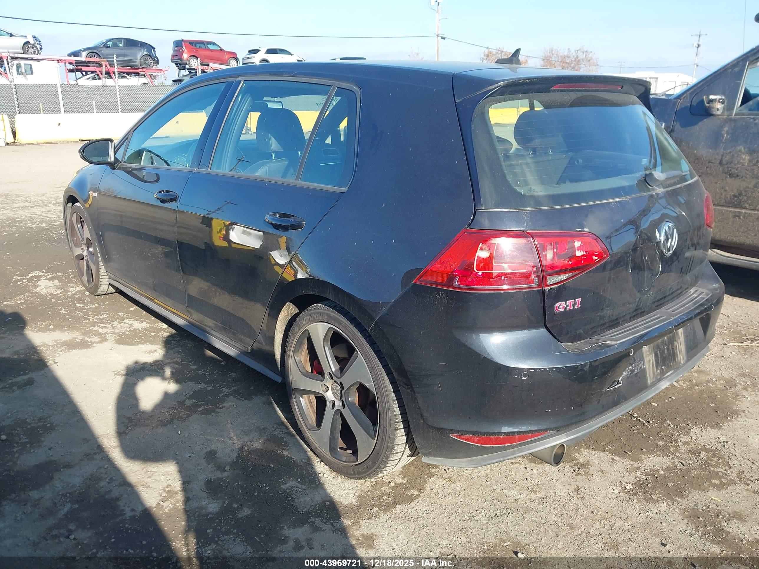 VOLKSWAGEN GOLF image 3