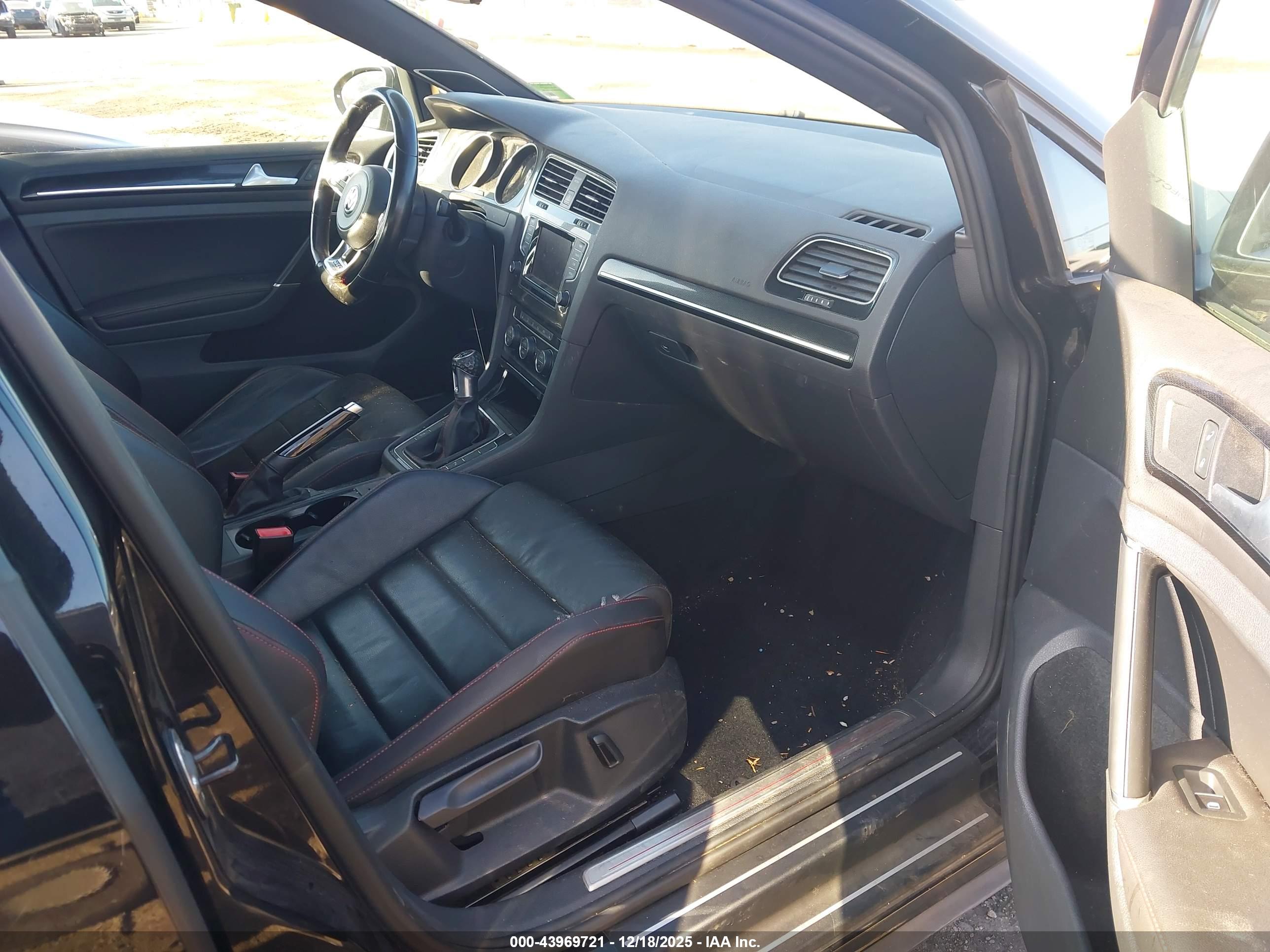 VOLKSWAGEN GOLF image 5