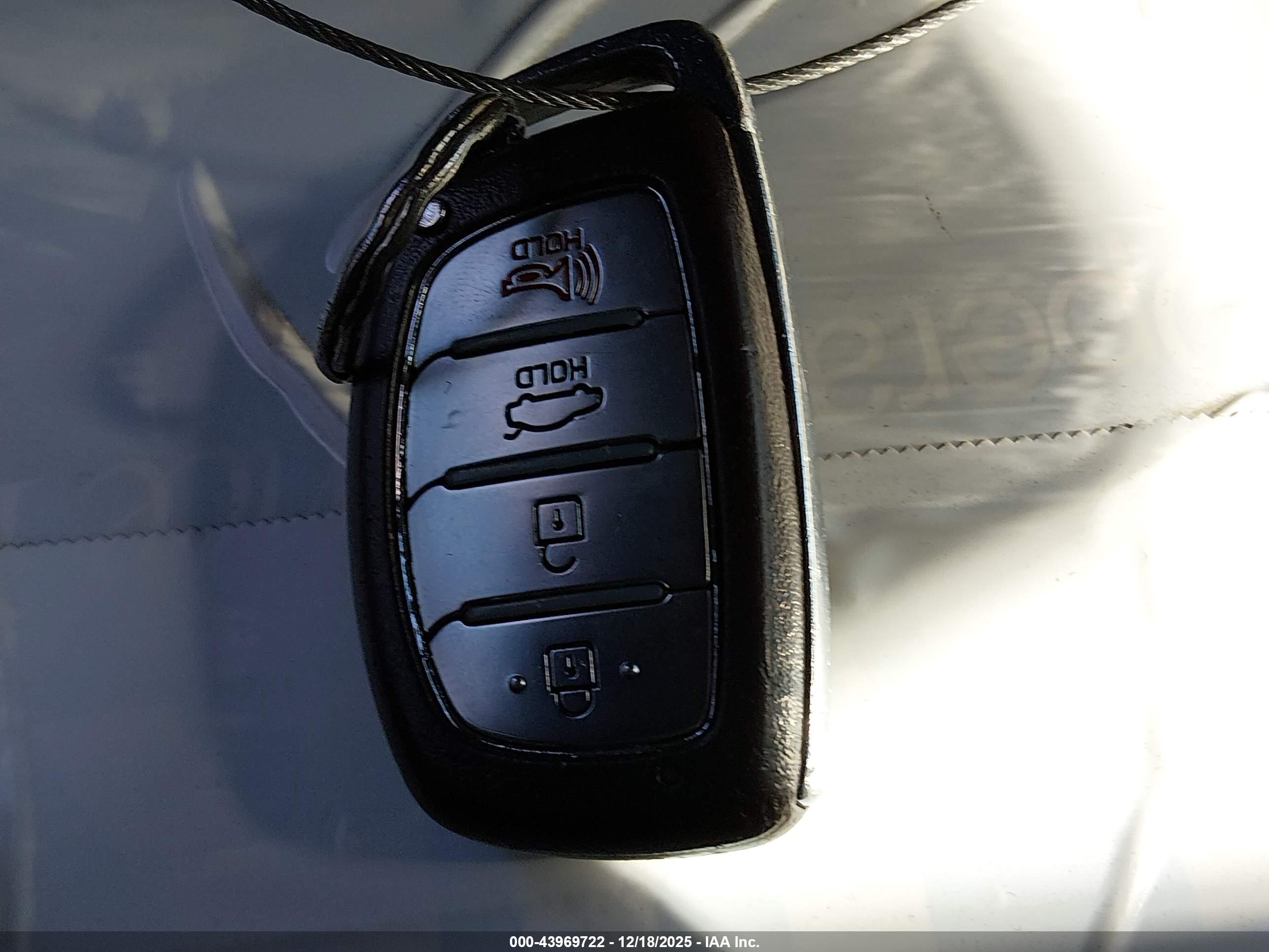 HYUNDAI ELANTRA image 11