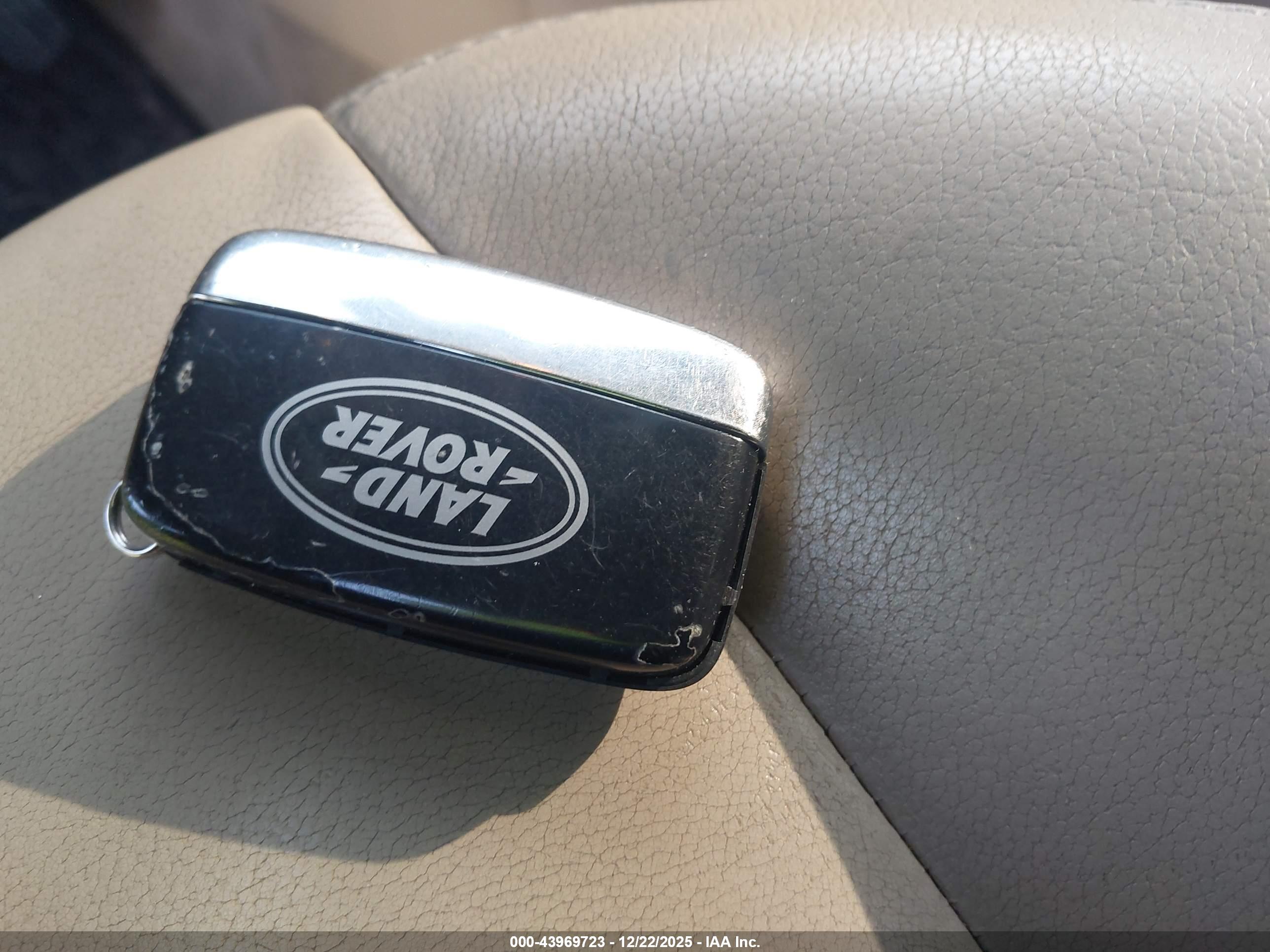 LAND ROVER image 11