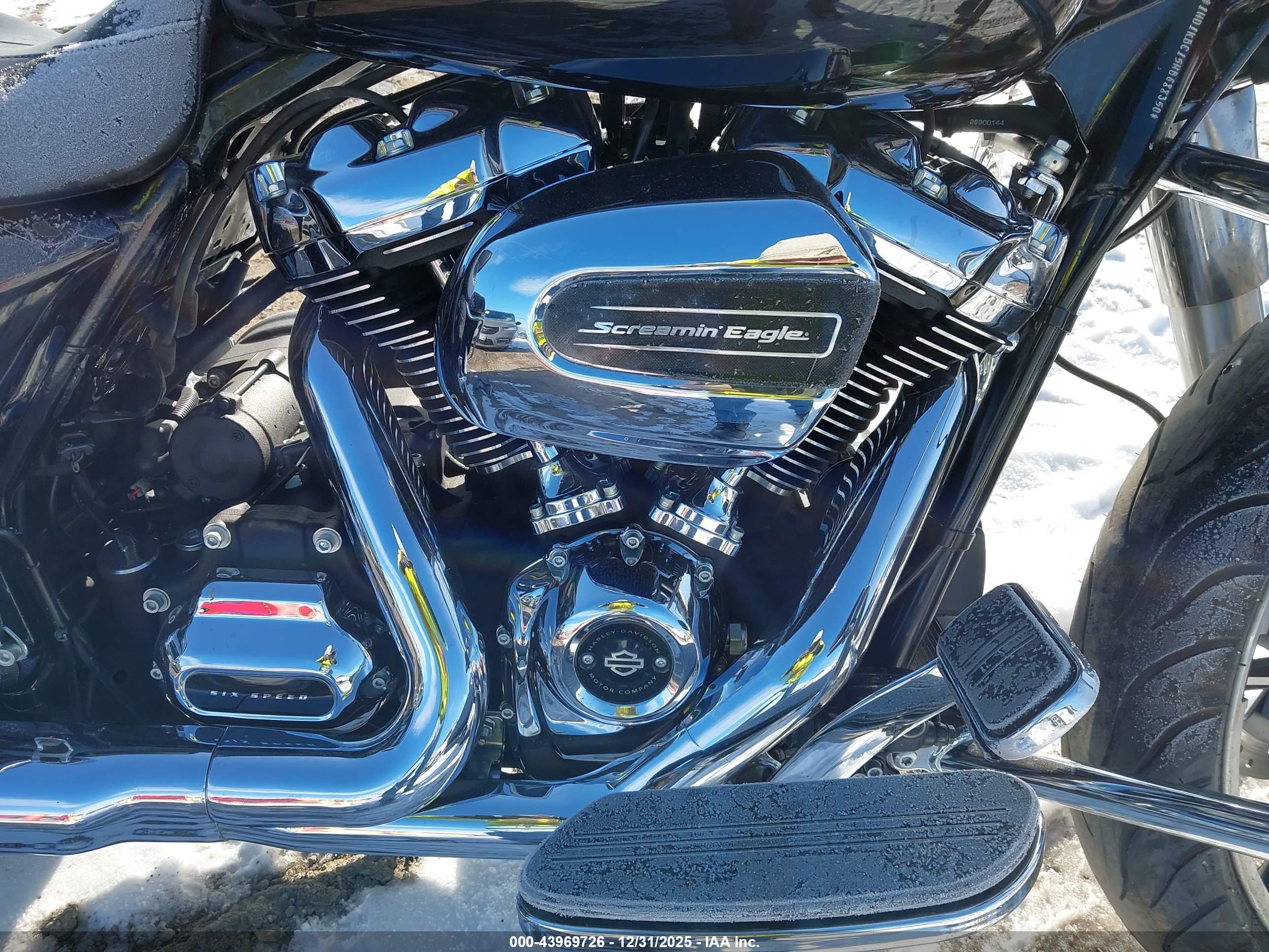 HARLEY-DAVIDSON FLHX image 8