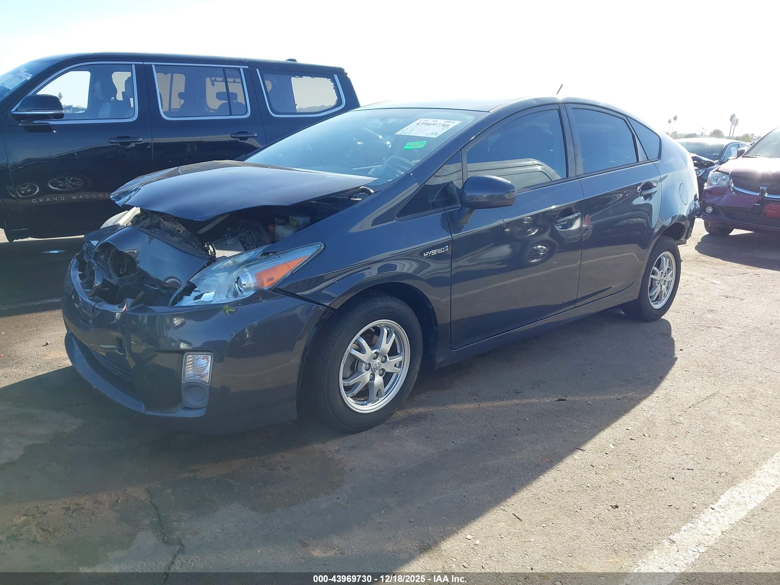 TOYOTA PRIUS image 2