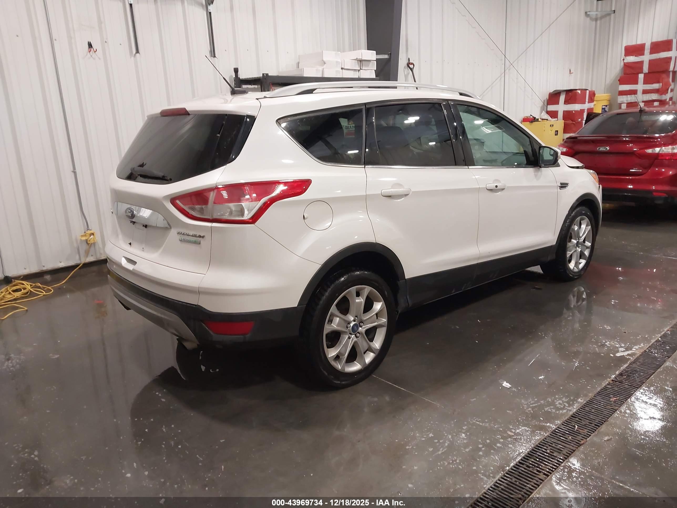 FORD ESCAPE image 4
