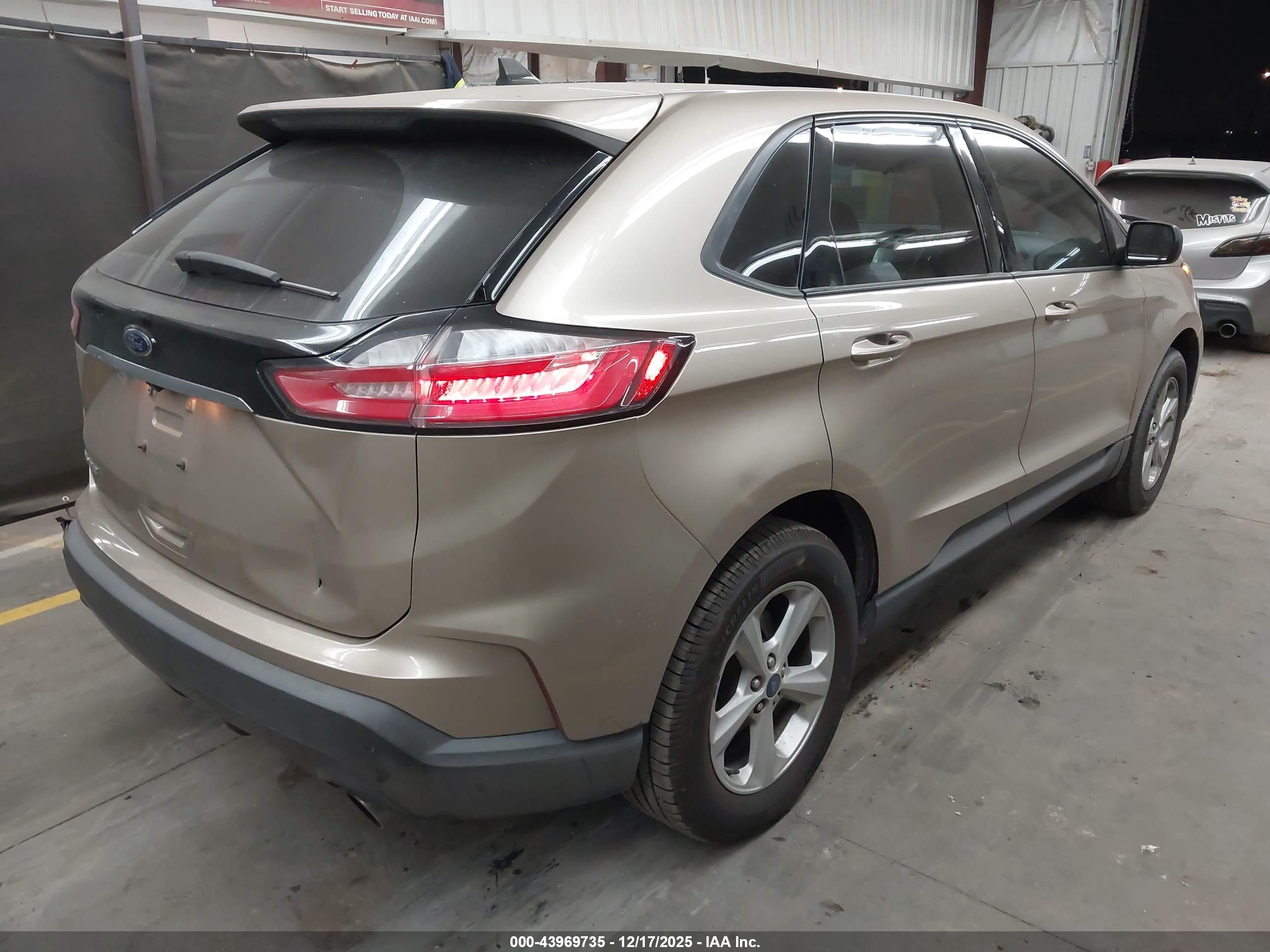 FORD EDGE image 4