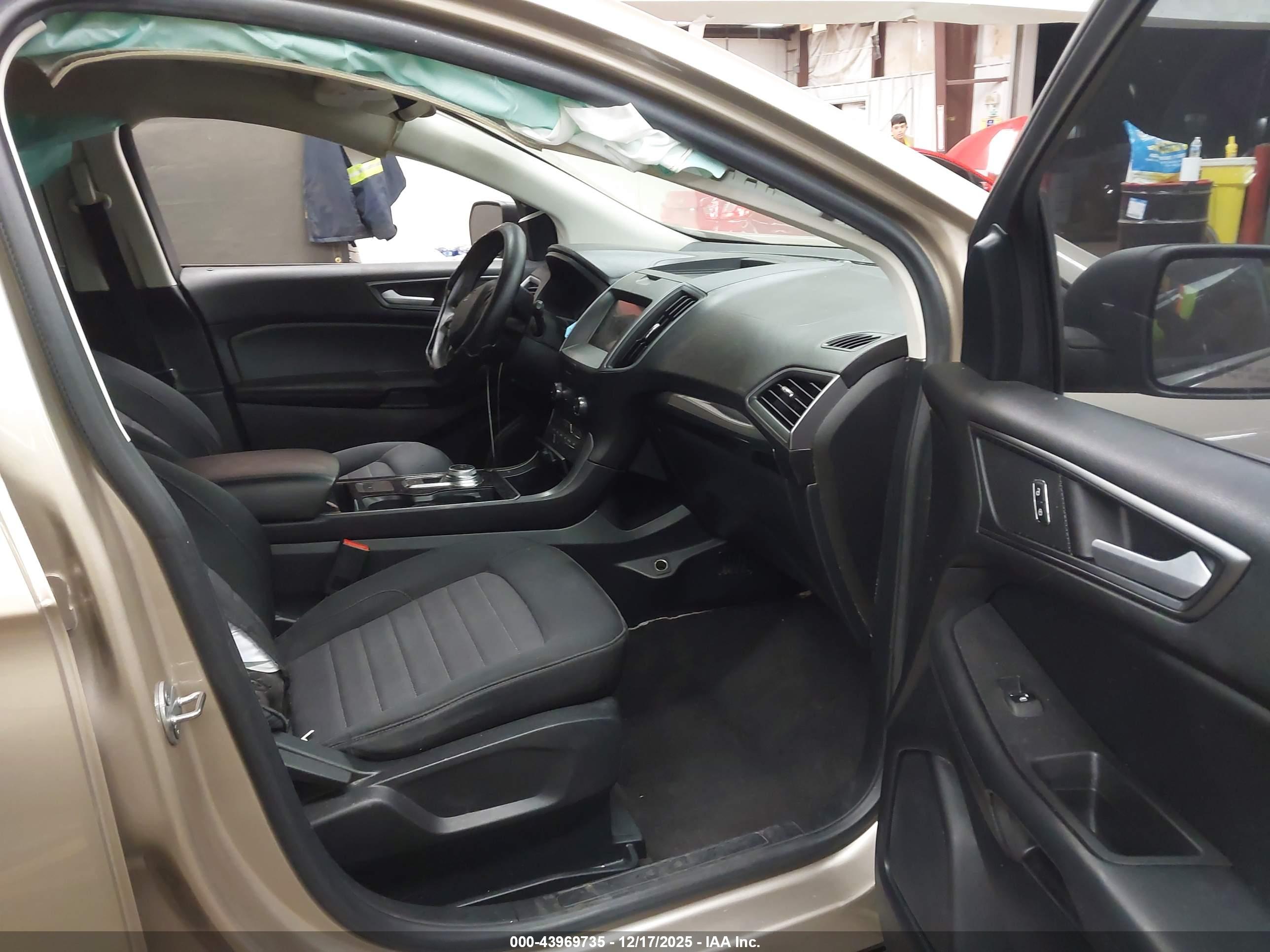 FORD EDGE image 5