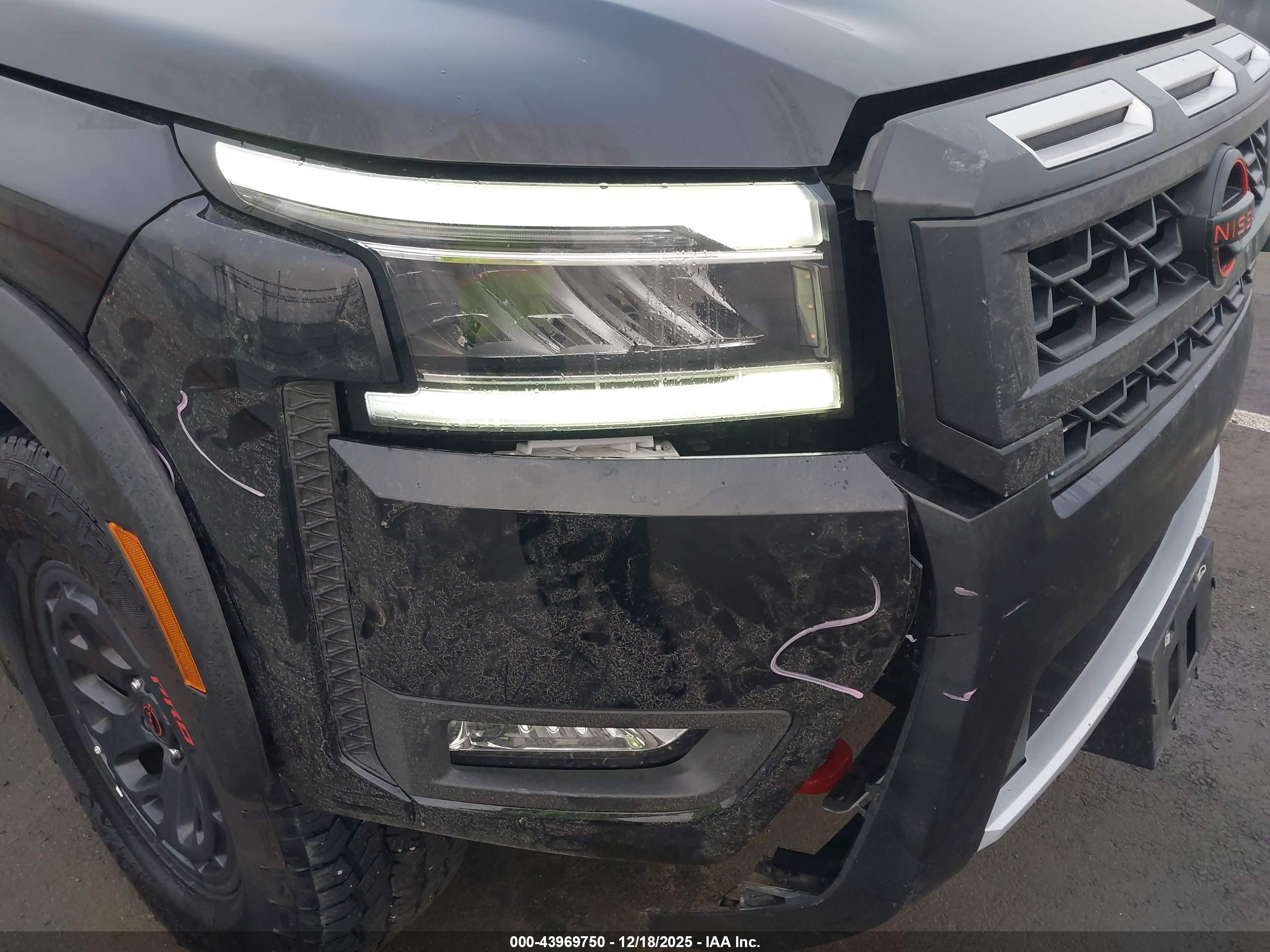 NISSAN FRONTIER image 6