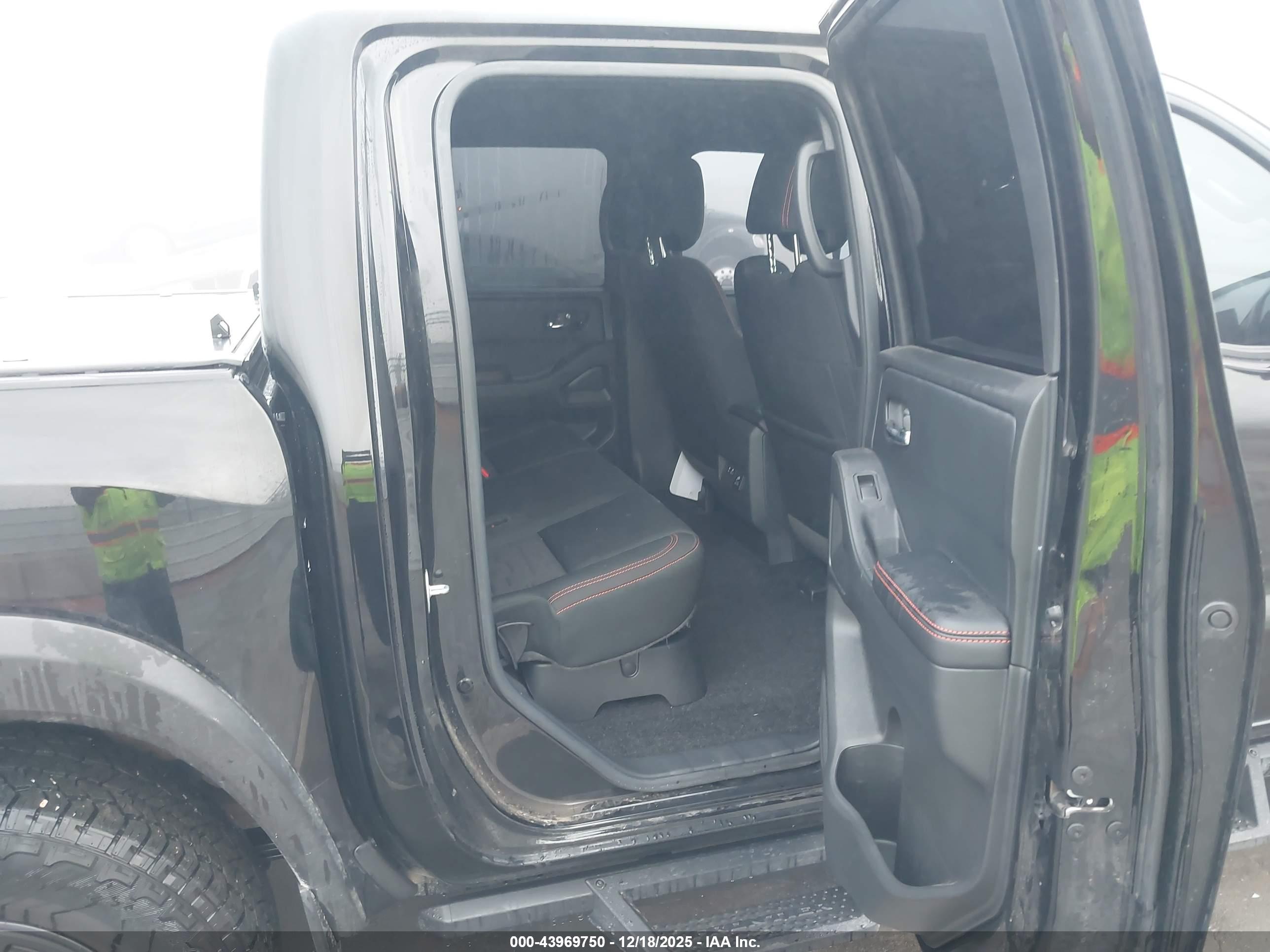 NISSAN FRONTIER image 8