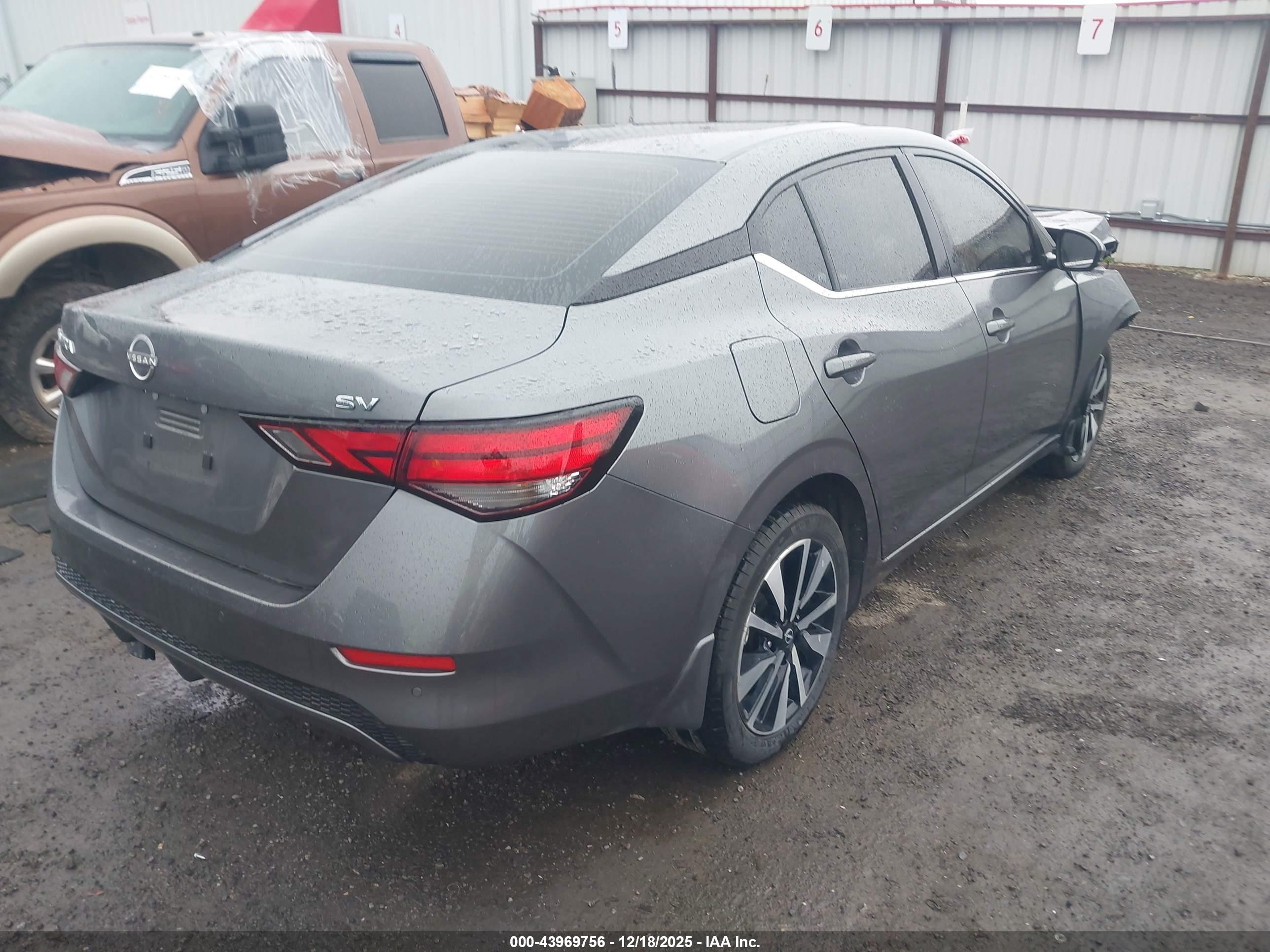 NISSAN SENTRA image 4