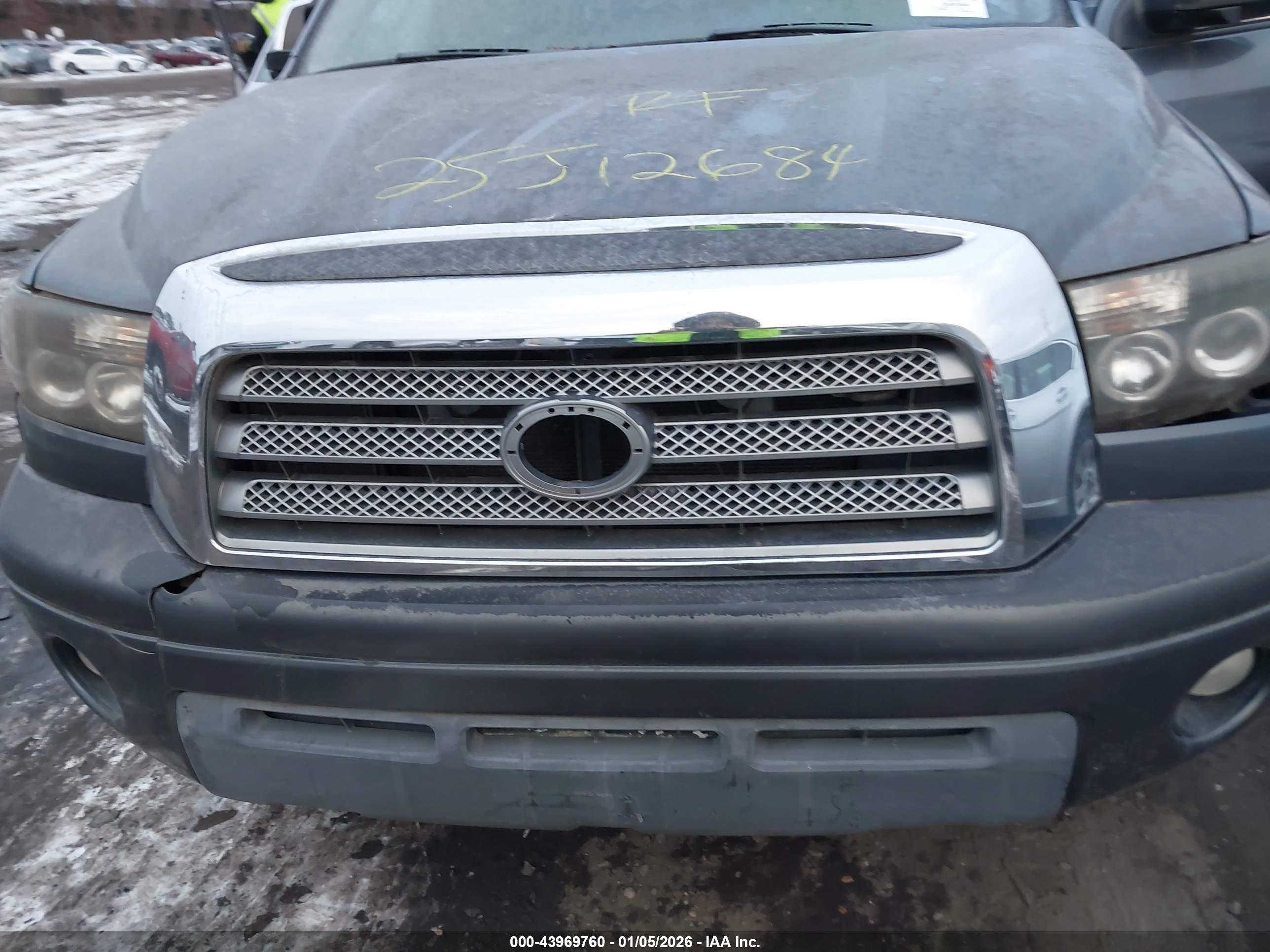 TOYOTA TUNDRA image 10