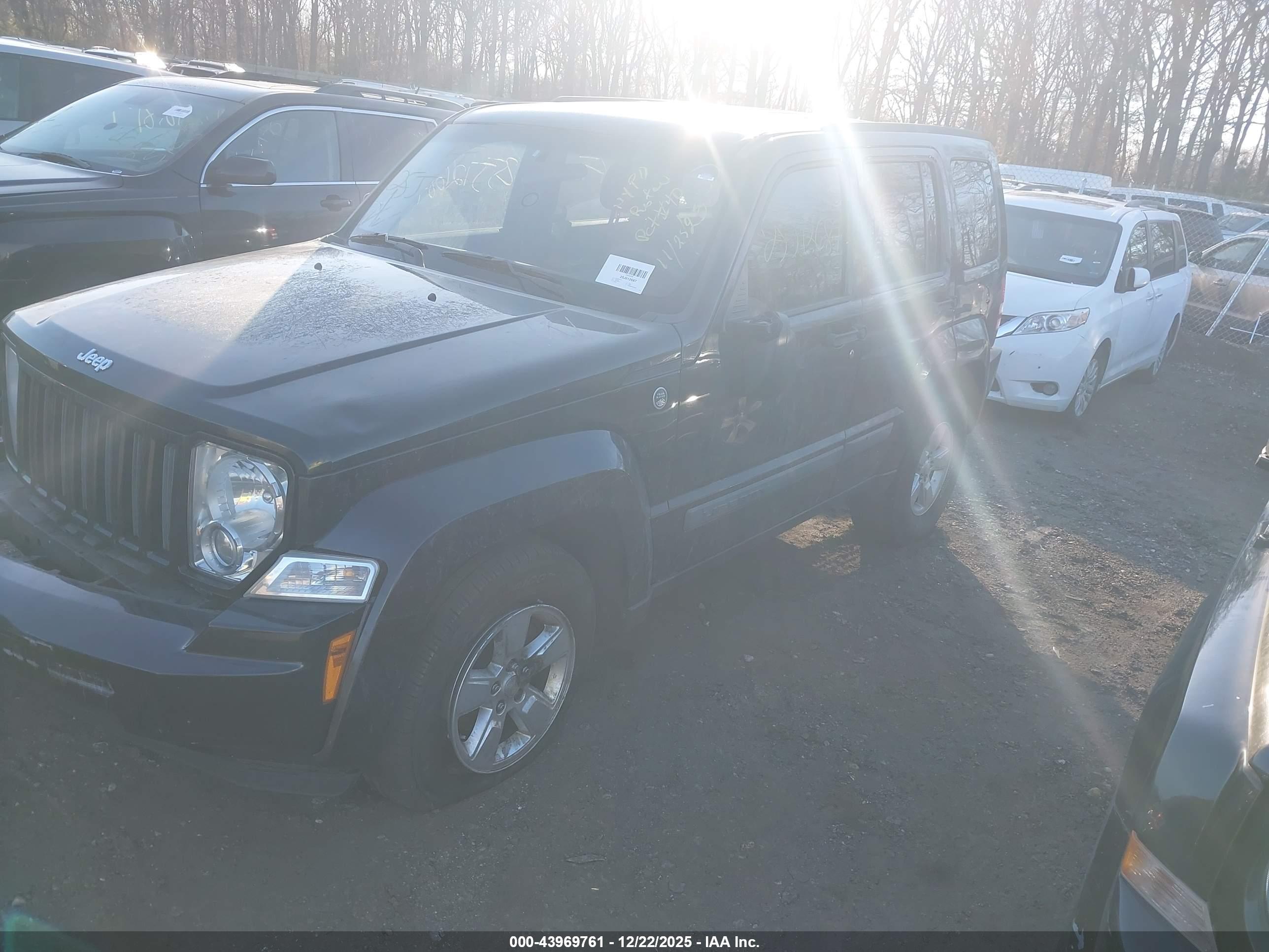 JEEP LIBERTY image 2