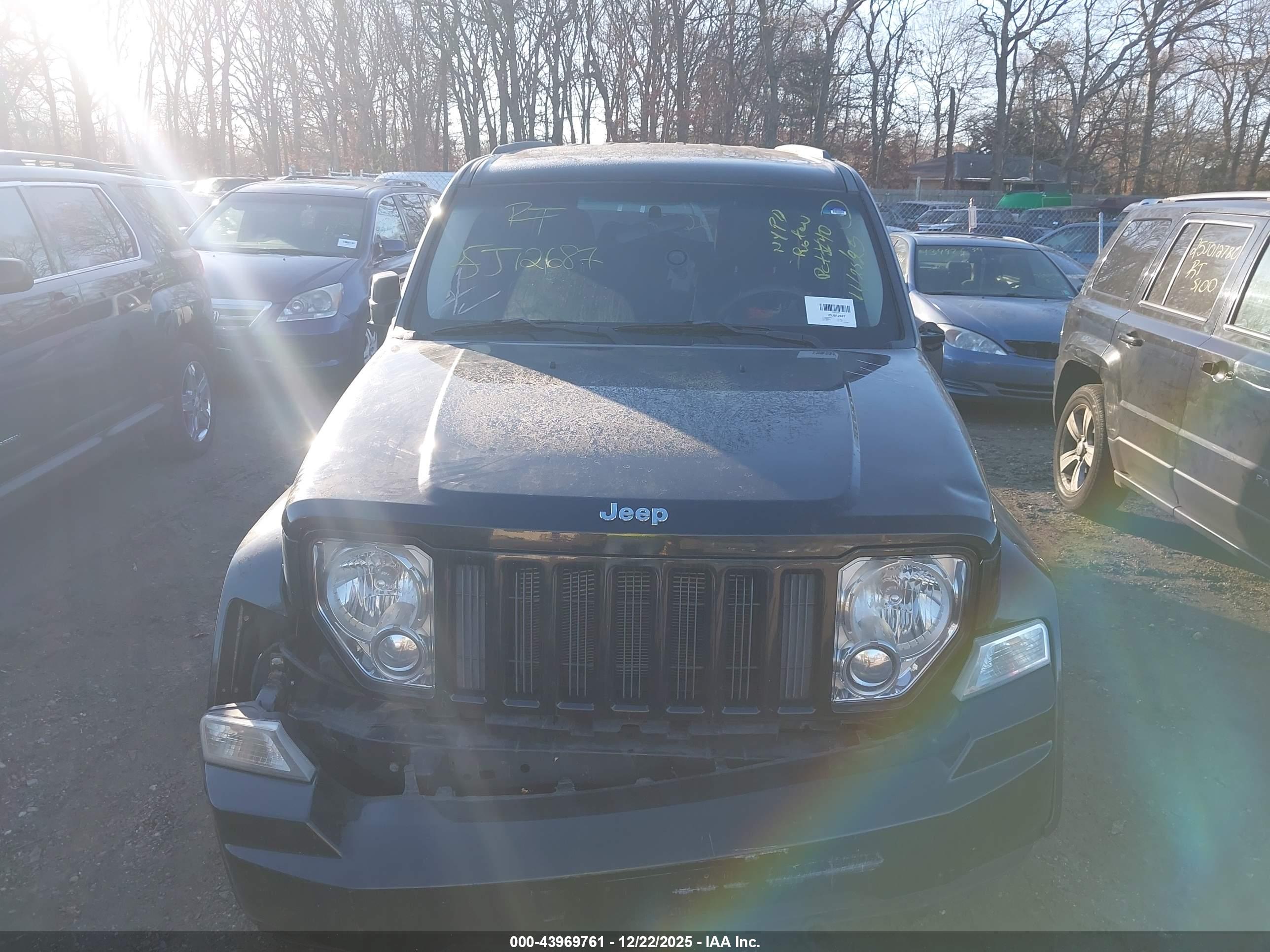 JEEP LIBERTY image 6