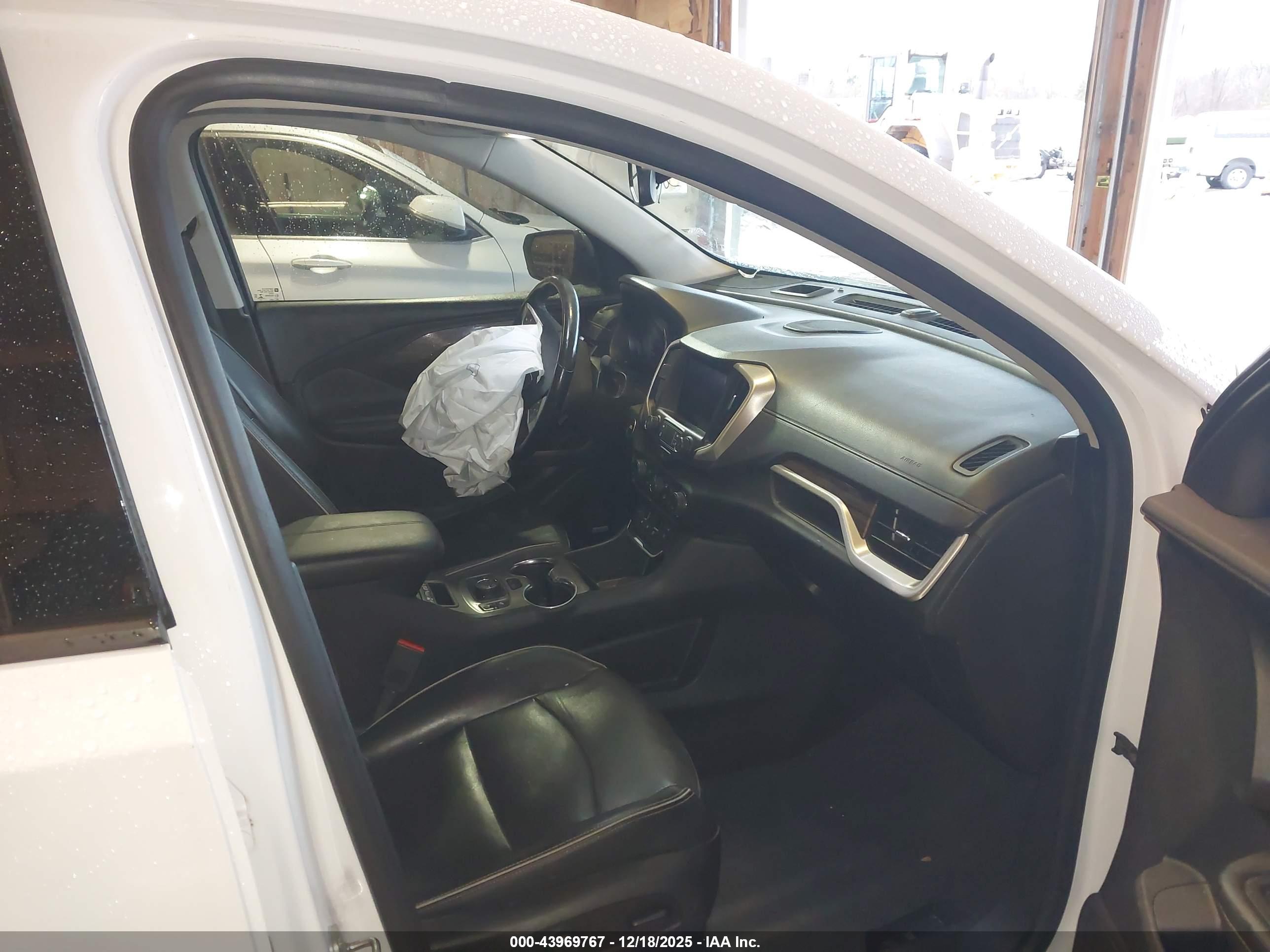 GMC TERRAIN image 5