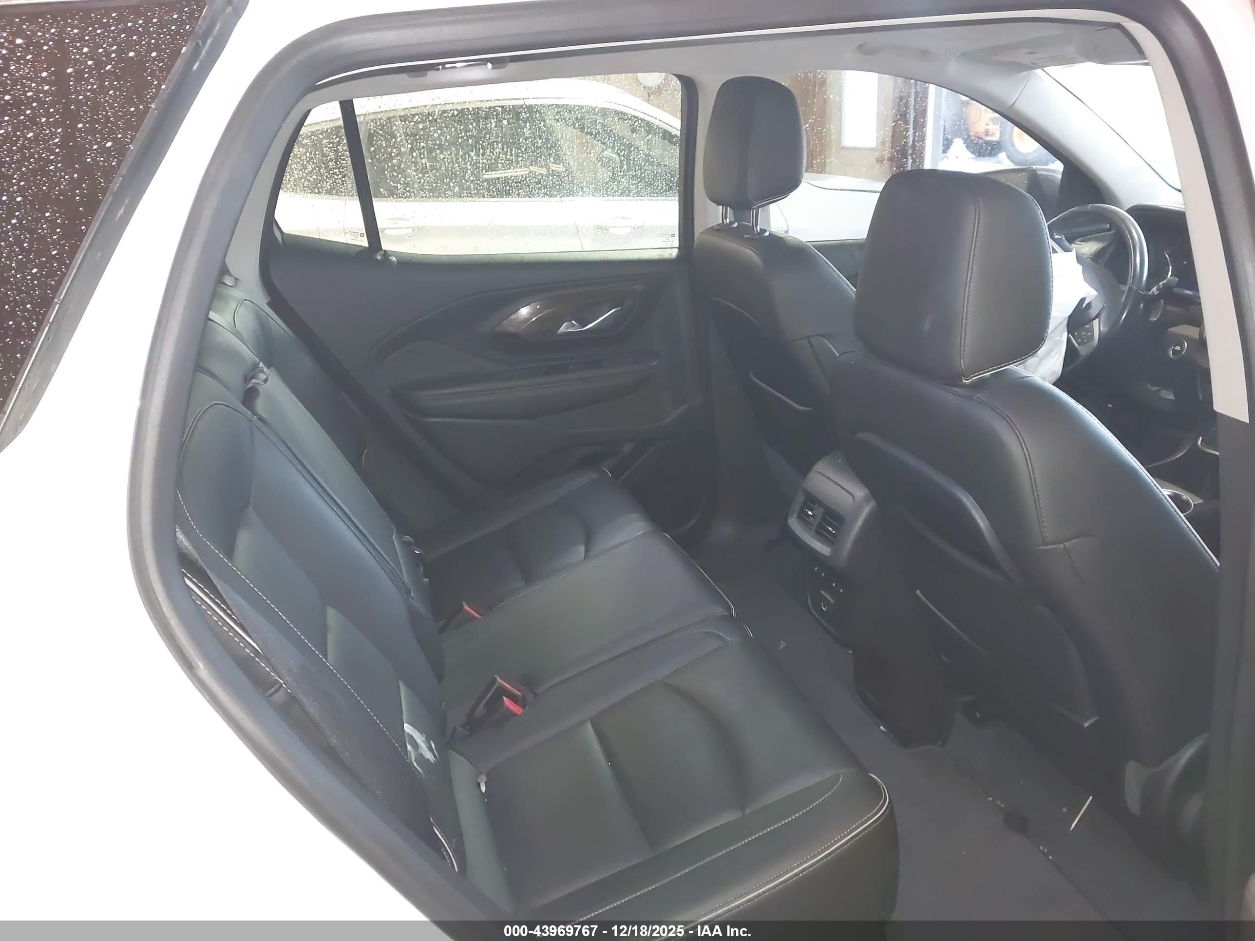 GMC TERRAIN image 8