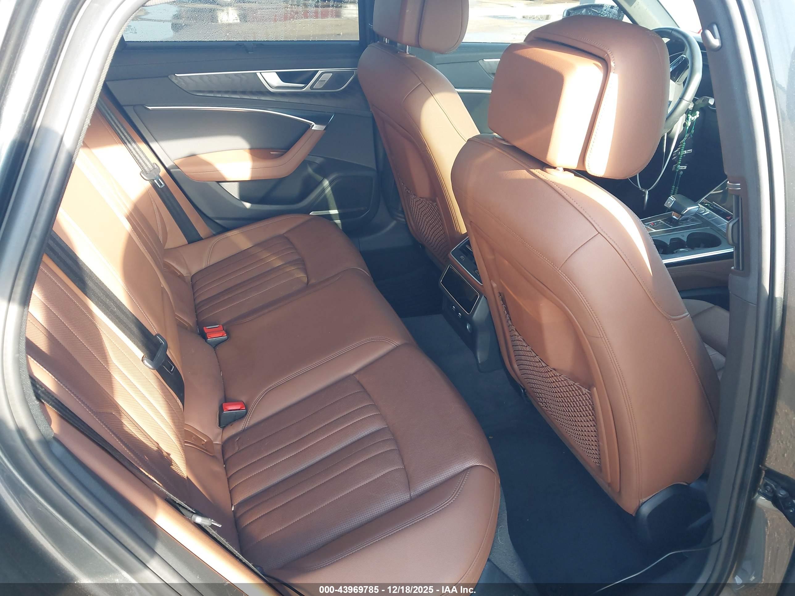 AUDI A6 image 8