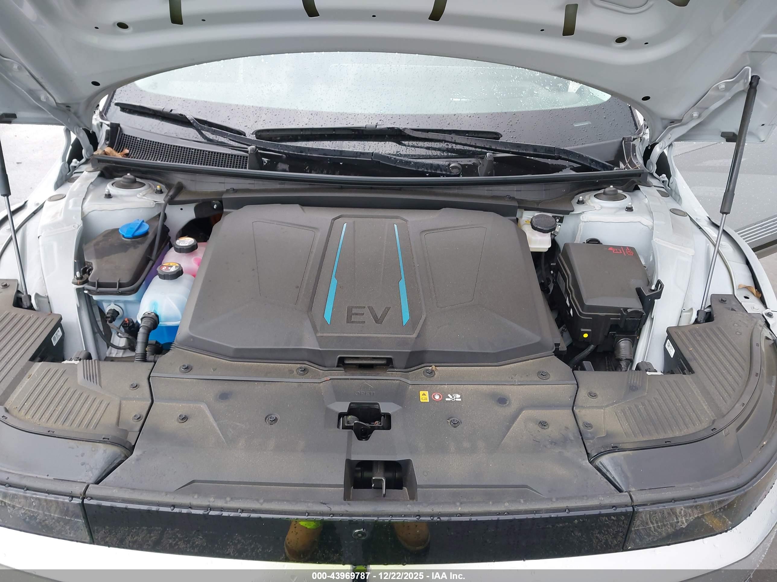 HYUNDAI IONIQ image 10