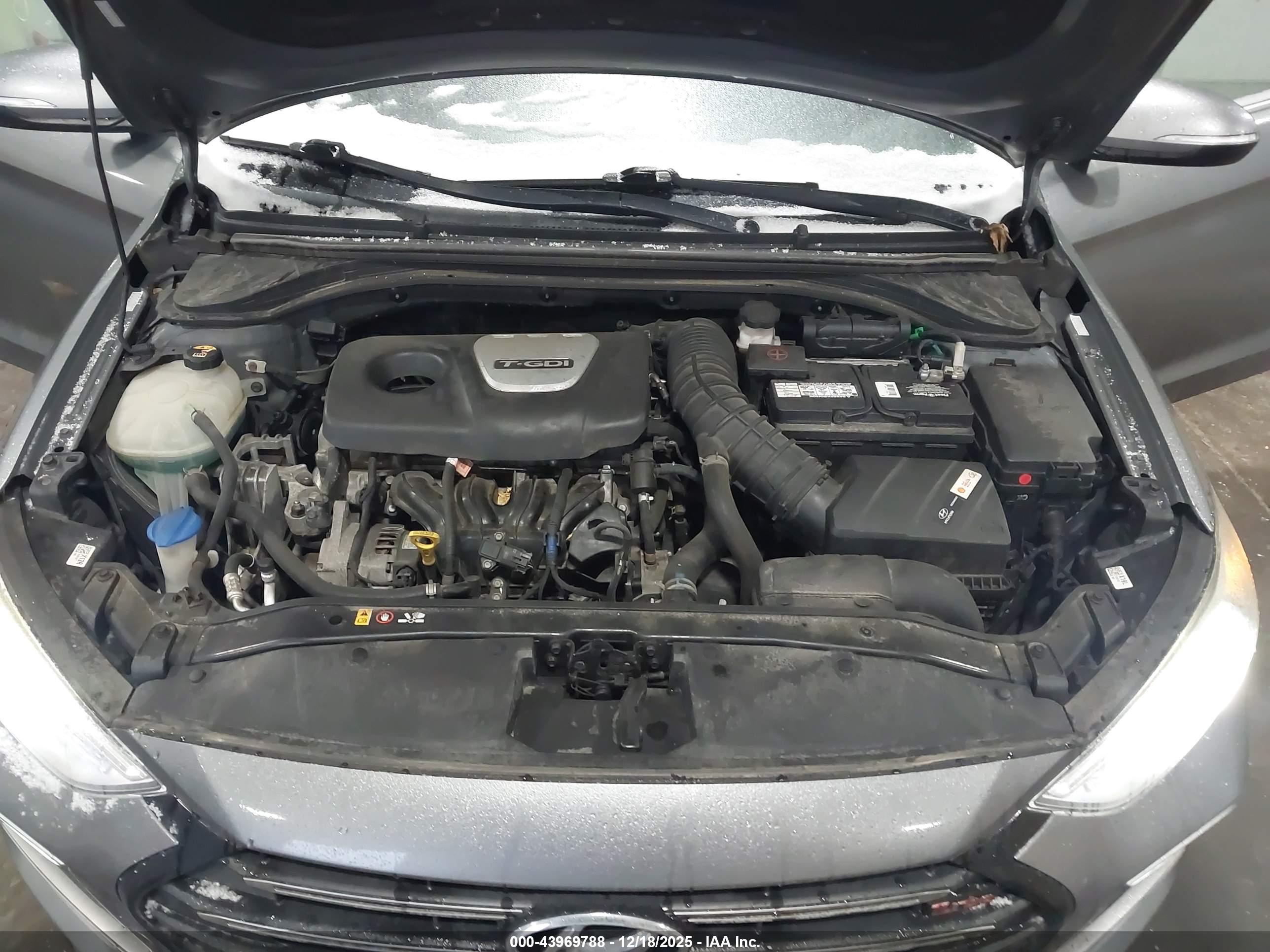 HYUNDAI ELANTRA image 10
