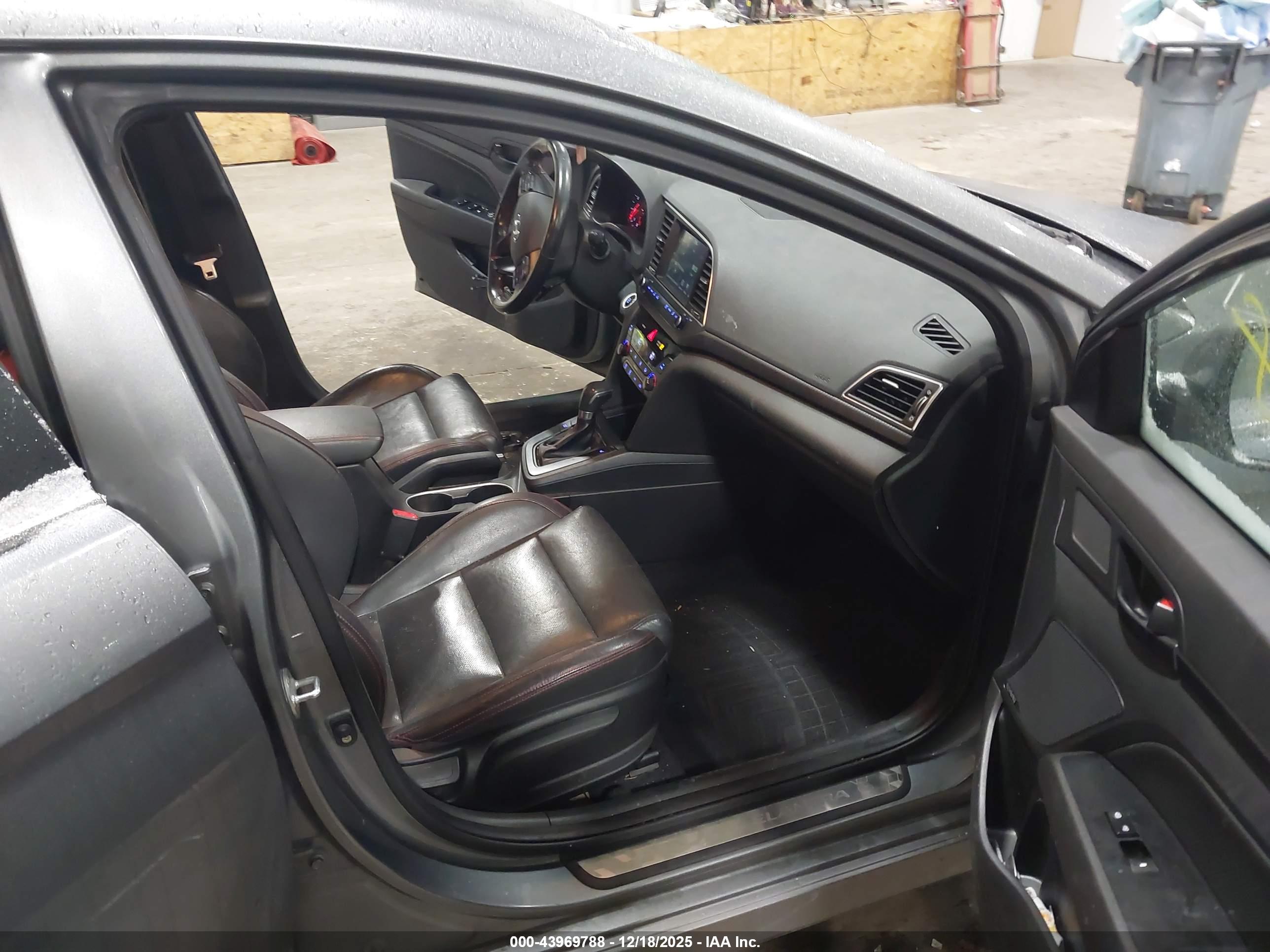HYUNDAI ELANTRA image 5